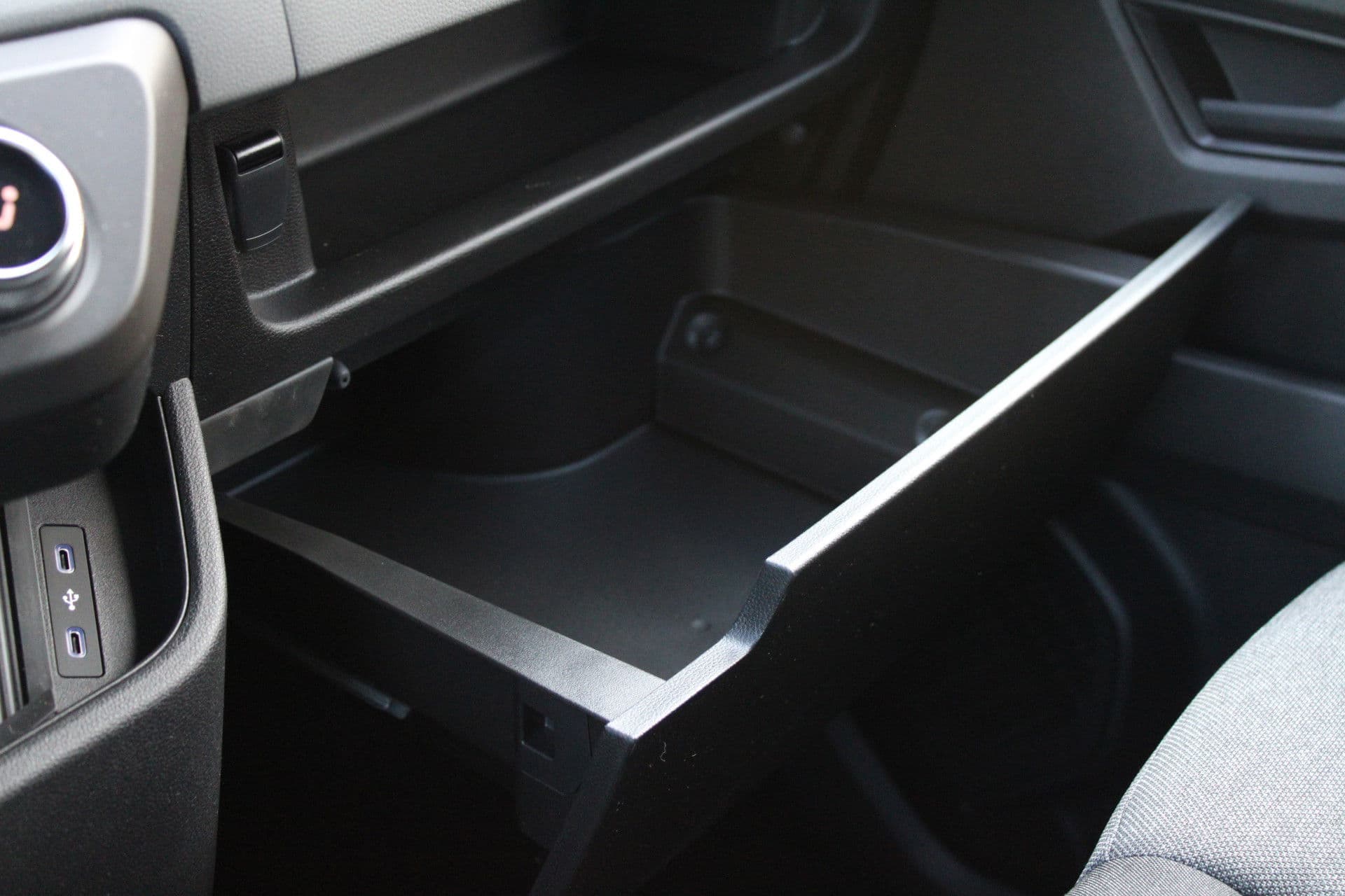 Renault Master T35 2.0 dCi 170pk L2H2 Extra - 2x Schuifdeur - Navigatie - Blind Spot - Camera - Stoelverwarming - Verwarmde voorruit - Rijklaar thumbnail 39