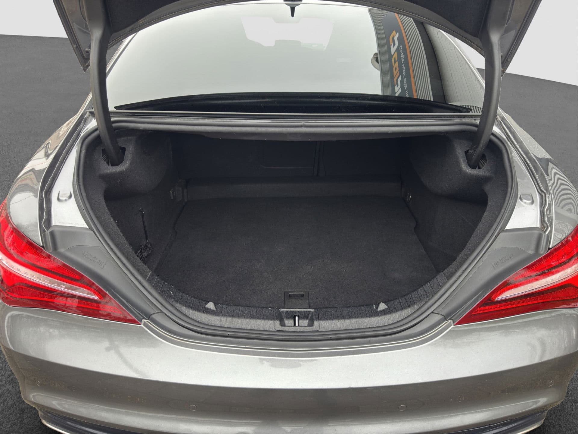 Mercedes-Benz CLA-Klasse 180 AMG | Pano | Carplay | Camera | Stoelverw thumbnail 22