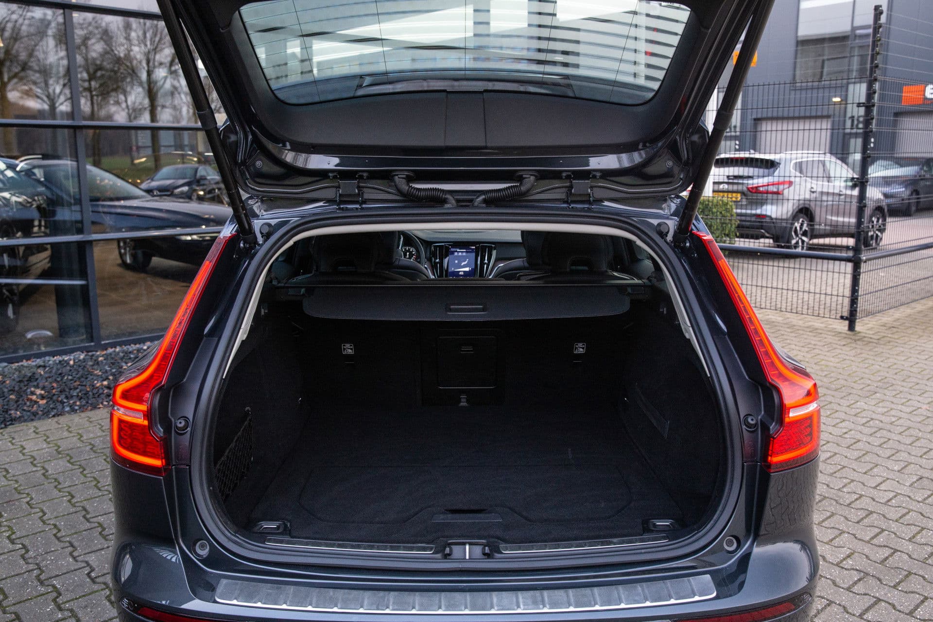 Volvo V60 Cross Country 2.0 T5 AWD Pro , Panoramadak, Harman/Kardon, Adap. cruise, thumbnail 32