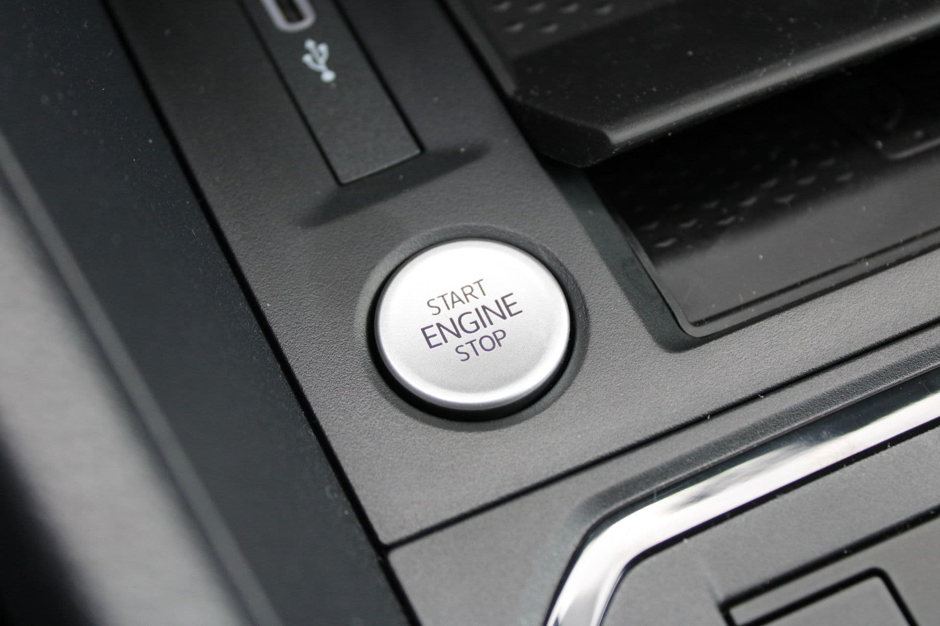 Volkswagen Caddy Cargo 2.0 TDI 122pk DSG7 - Carplay - Adaptive Cruise - Trekhaak - Navigatie - Dig. cockpit - Ergocomfort stoel - Stoelverwarming - Rijklaar thumbnail 32