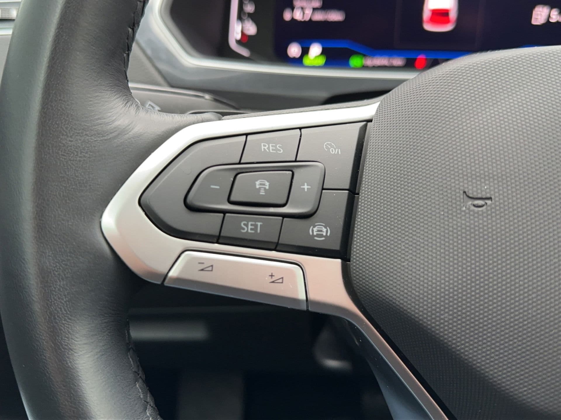 Volkswagen Tiguan 1.4 TSI PHEV Business+ | Panodak | navi | virtual | camera! thumbnail 9