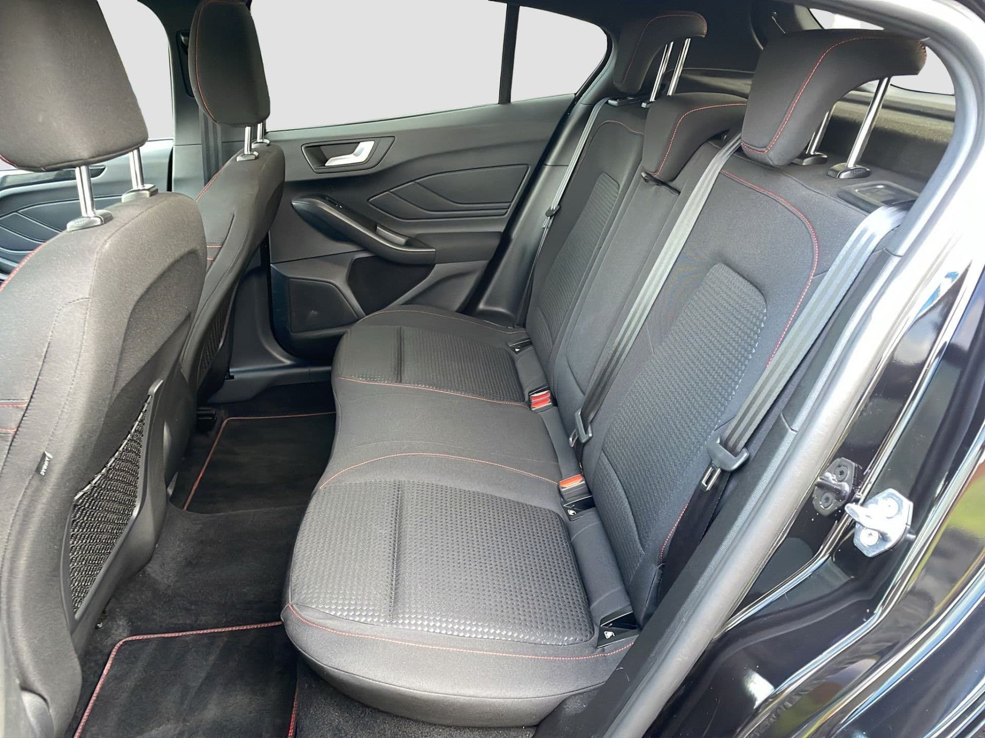 Ford Focus 1.0 Hybrid ST Line X | Virtual | Winter | Pano | Matrix thumbnail 25