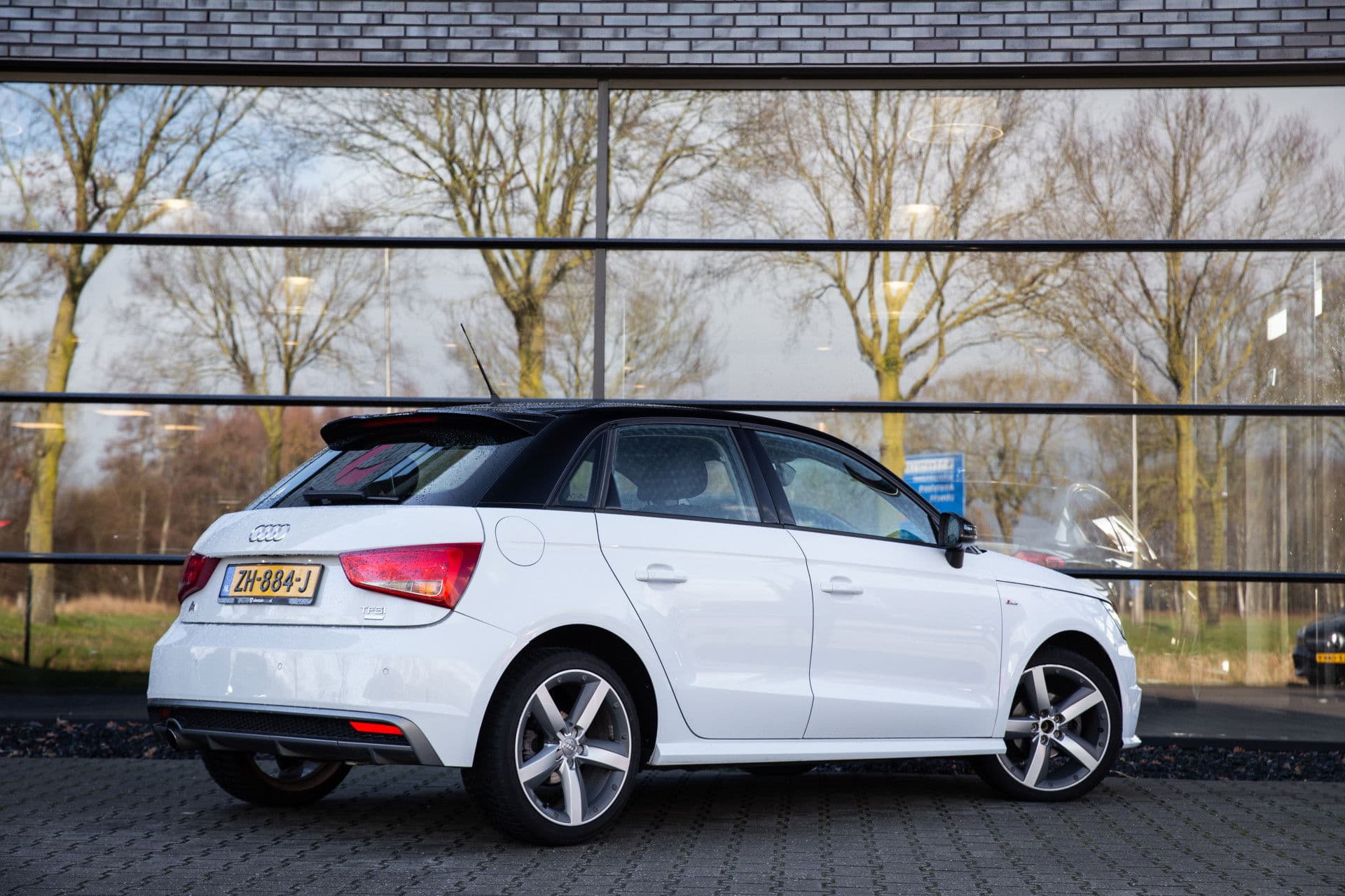 Audi A1 Sportback 1.0 TFSI Advance Sport S-line , Cruise control, Navigatie, thumbnail 2