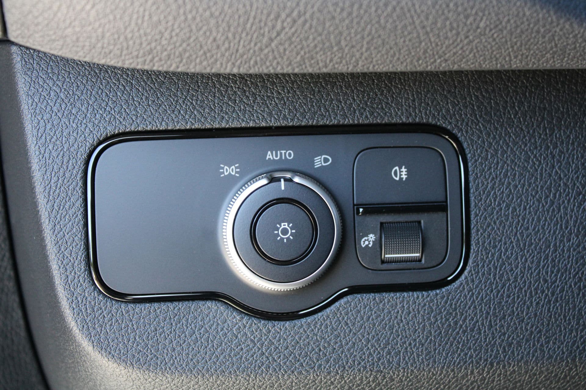 Mercedes-Benz Sprinter 317CDI L2H2 Select - LED - Mbux 10 - 3.5t Trekhaak - Geveerde Stoel - Betimmering - Camera - Carplay - Blind spot - Cruise - Rijklaar thumbnail 18