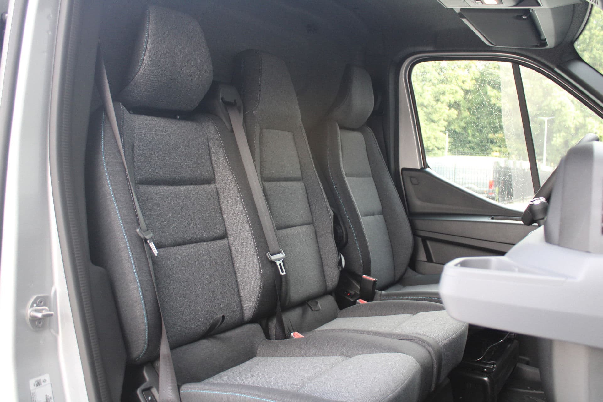 Renault Master T35 2.0 dCi 170pk L2H2 Extra - 2x Schuifdeur - Navigatie - Blind Spot - Camera - Stoelverwarming - Verwarmde voorruit - Rijklaar thumbnail 39