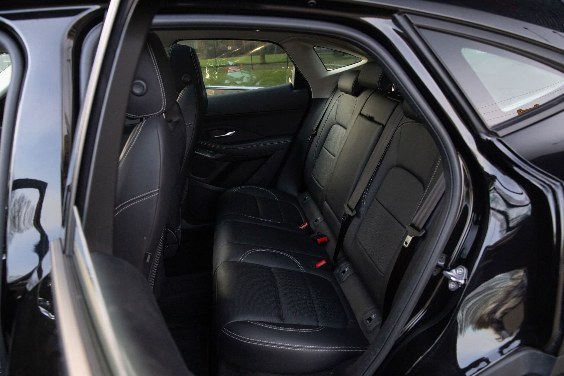 Jaguar E-Pace 1.5 P300e AWD R-Dynamic SE , Panoramadak, Leer, Carplay, thumbnail 10