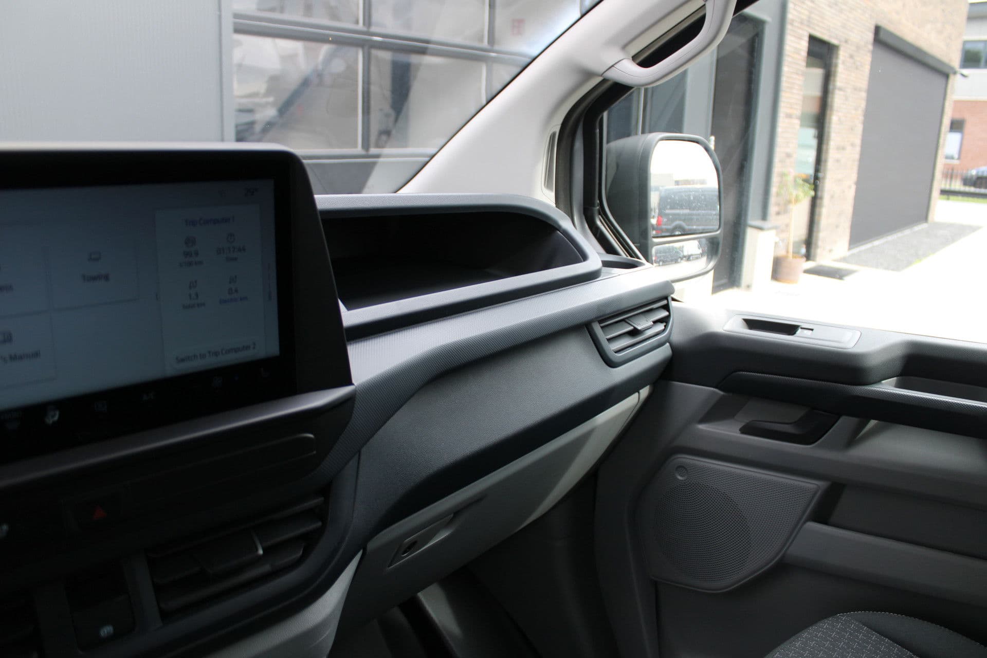 Ford Transit Custom 320 2.5 PHEV L2H1 Trend 232pk - 5 jaar GARANTIE - 2x Schuifdeur - Adaptive Cruise - Blind Spot - Navigatie - Camera - Verwarmd Stuur - Rijklaar thumbnail 33