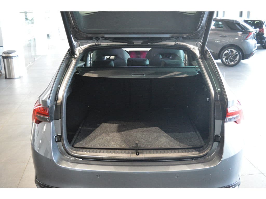 Škoda Octavia Combi 2.0 TDI Sportline navi camera led trekhaak 150 pk !! thumbnail 7