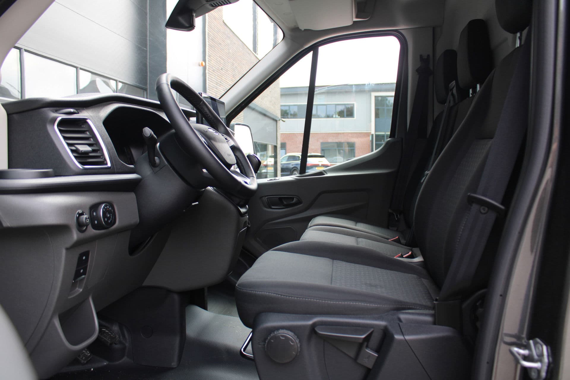 Ford Transit 350 2.0 TDCI L3H2 Trend 165pk - Facelift - 2x Schuifdeur - 360 Camera - Trekhaak - ACC - Stoel & Stoelverwarming - Blind Spot - Navi - 270gr deuren - Rijklaar thumbnail 13
