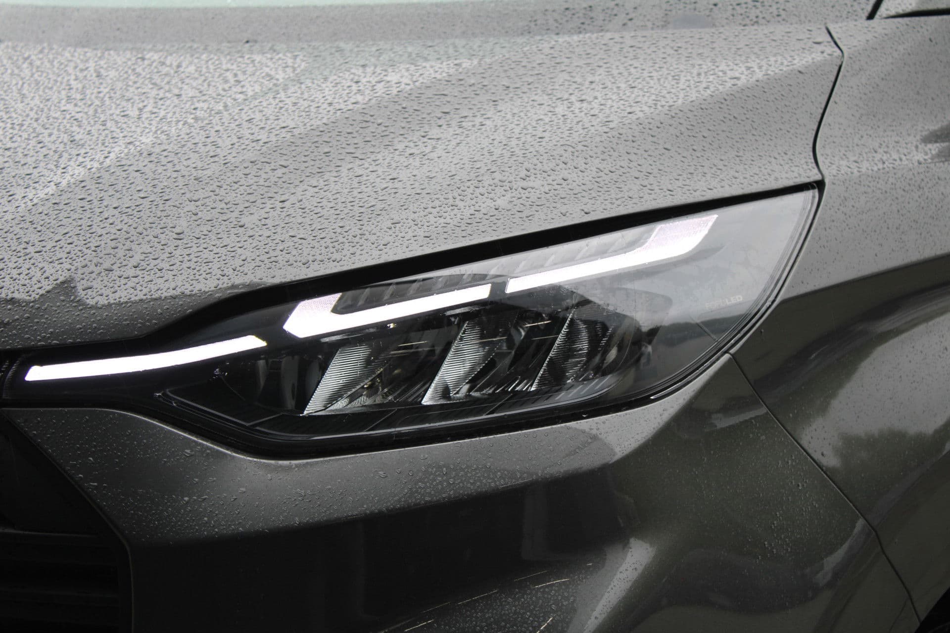 Ford Transit Custom 320 2.0 TDCI L2H1 Trend 136pk - Carplay - Android - LED koplampen - Verwarmd stuurwiel - Stoelverwarming - 70l tank - Rijklaar thumbnail 24