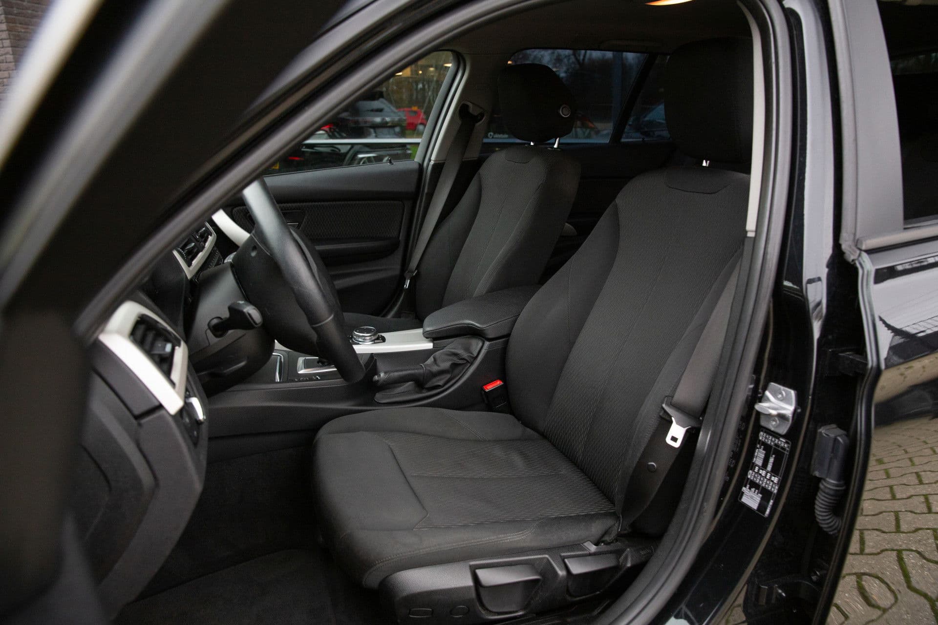 BMW 3 Serie Touring 318d Centennial Executive , Automaat, Trekhaak, thumbnail 3