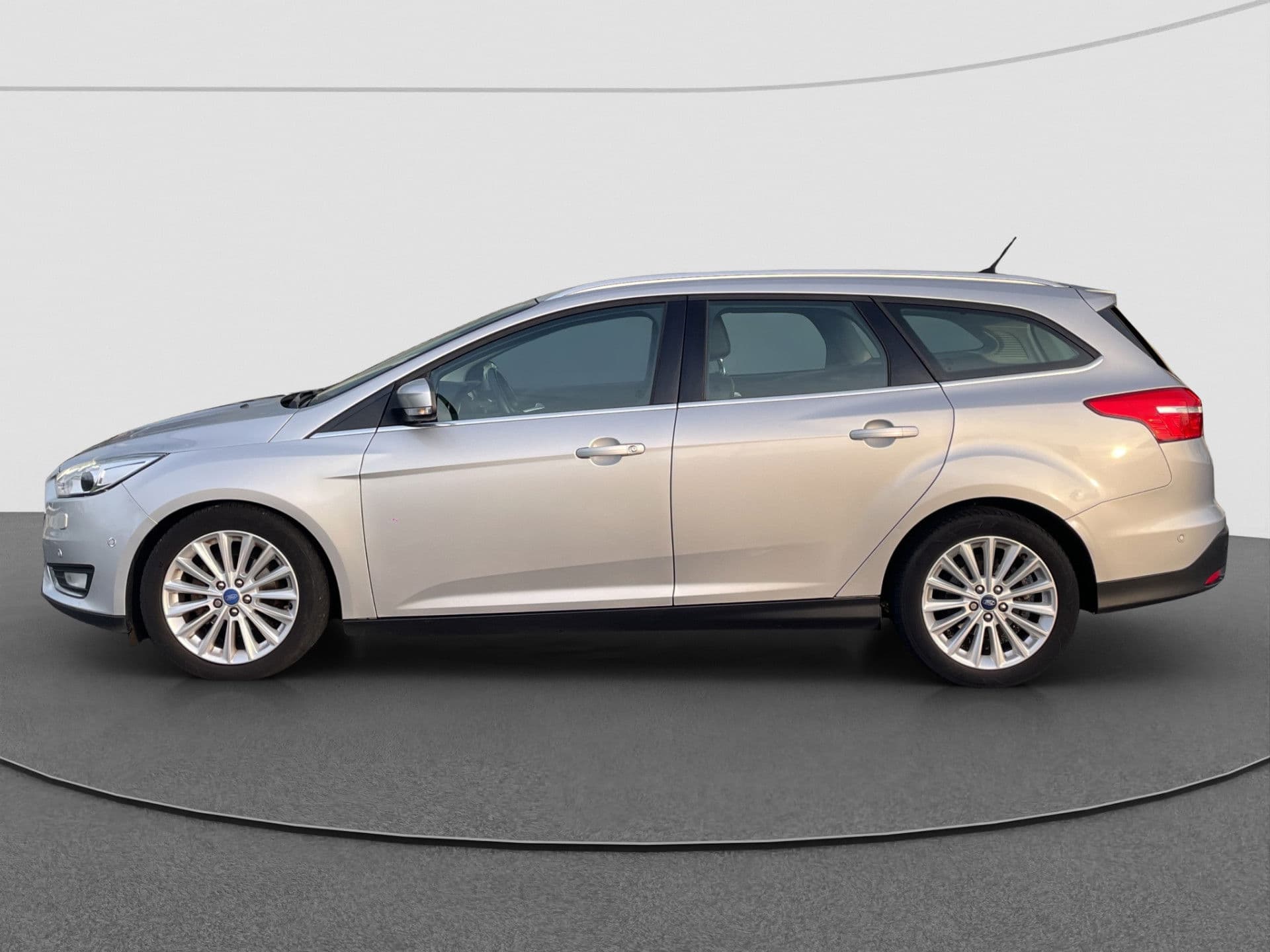 Ford FOCUS Wagon 1.5 TDCI Titanium Edition Leder | Navi | D.hoek | Trekhaak thumbnail 7