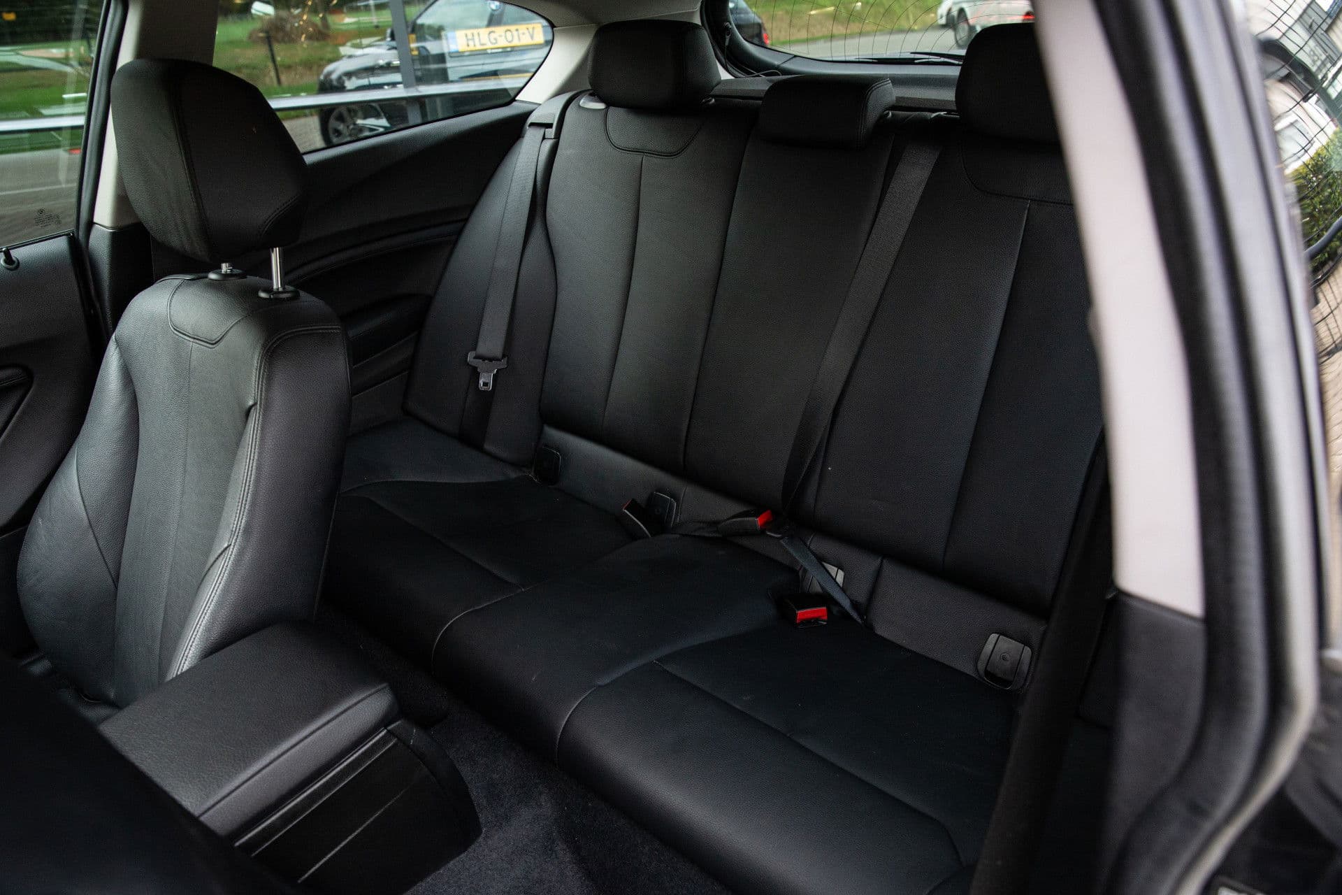 BMW 1-serie 116d , Stoelverwarming, Leder, Lichtmetalen velgen thumbnail 10