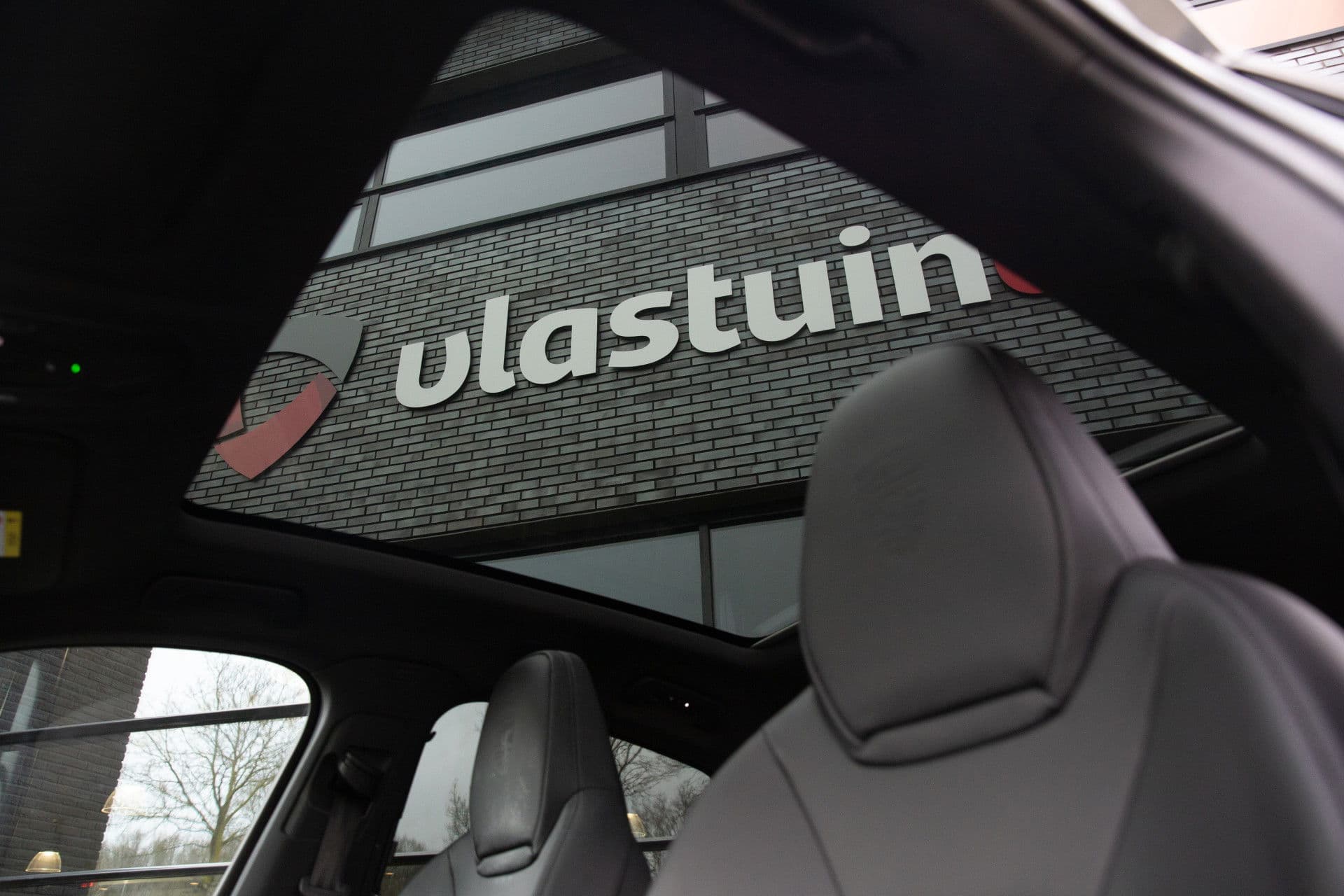 Porsche Cayenne Coupé 3.0 E-Hybrid , Panoramadak, Bijrijdersdisplay, Trekhaak, Sport Design, Origineel NL thumbnail 3