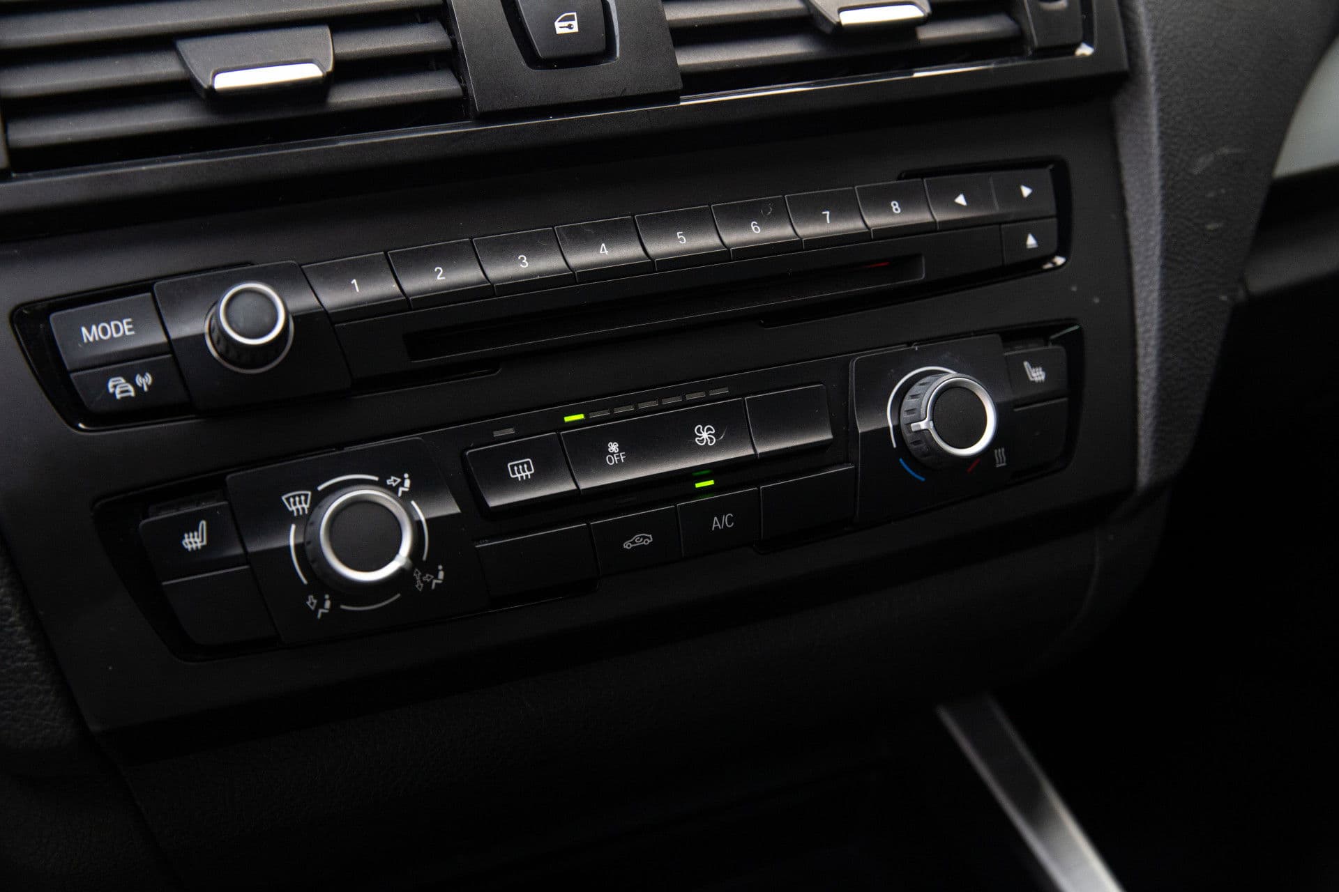 BMW 1-serie 116d , Stoelverwarming, Leder, Lichtmetalen velgen thumbnail 14