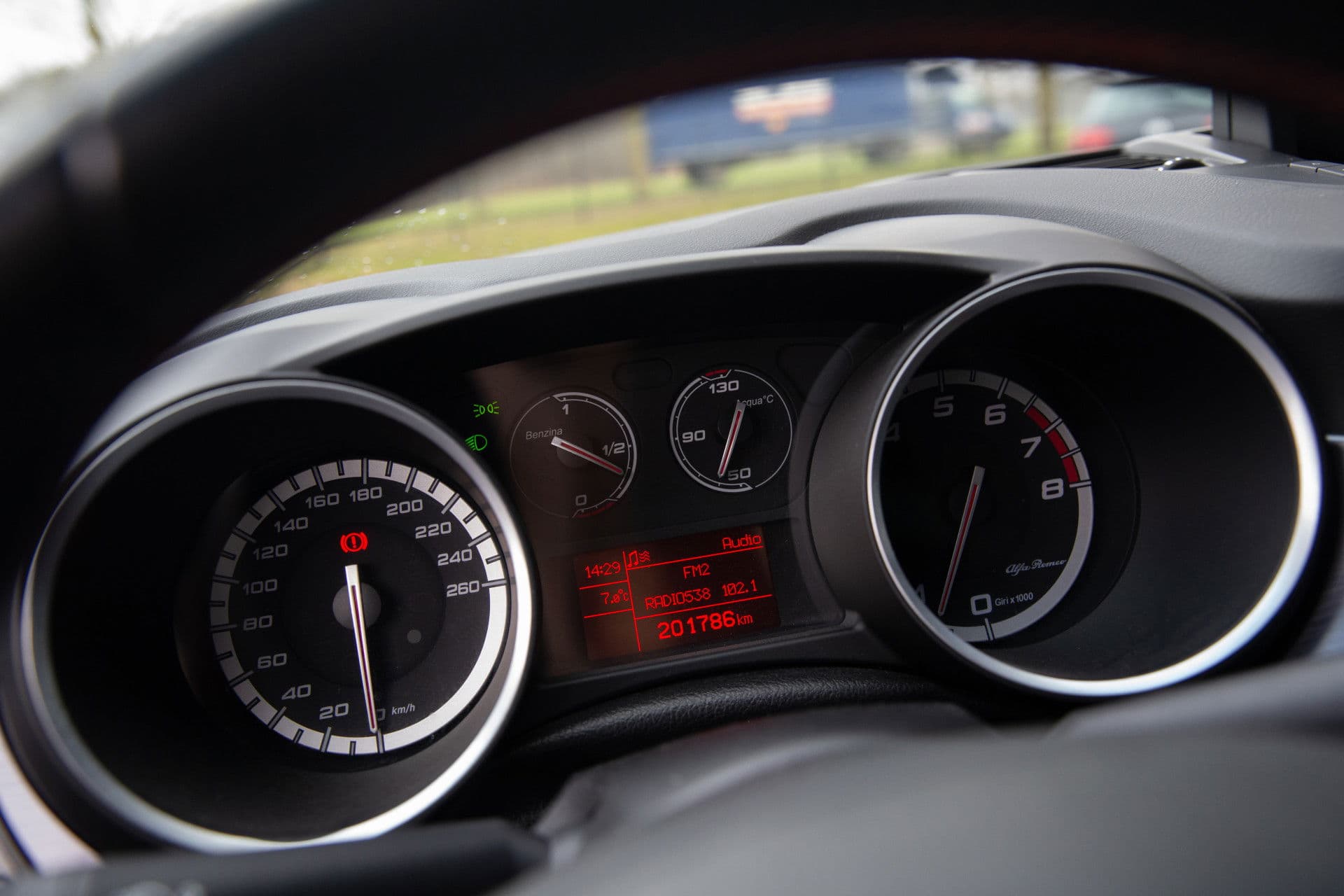 Alfa Romeo Giulietta 1.7 TBi Quadrifoglio Verde , Panoramadak, Cruise control, Goed onderhouden! thumbnail 6