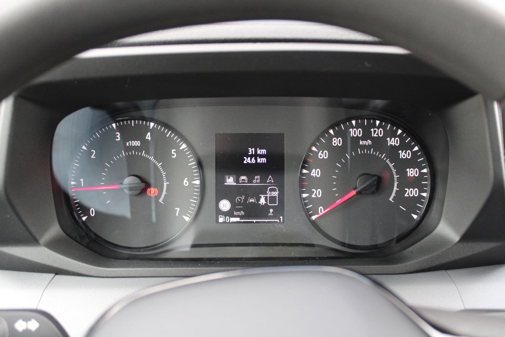 Renault Master T35 2.0 dCi 170pk L2H2 Extra - Navigatie - Blind Spot - Camera - Stoelverwarming - Verwarmde voorruit - Rijklaar thumbnail 21