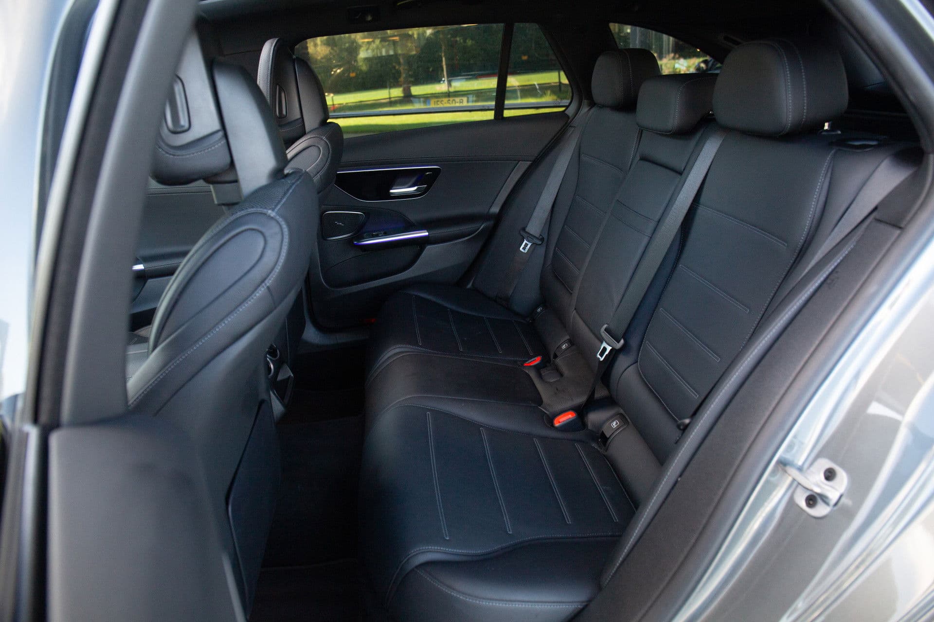 Mercedes-Benz C-Klasse Estate 300 e AMG Line , Panoramadak, Sfeerverlichting, 3D-camera, HUD thumbnail 7