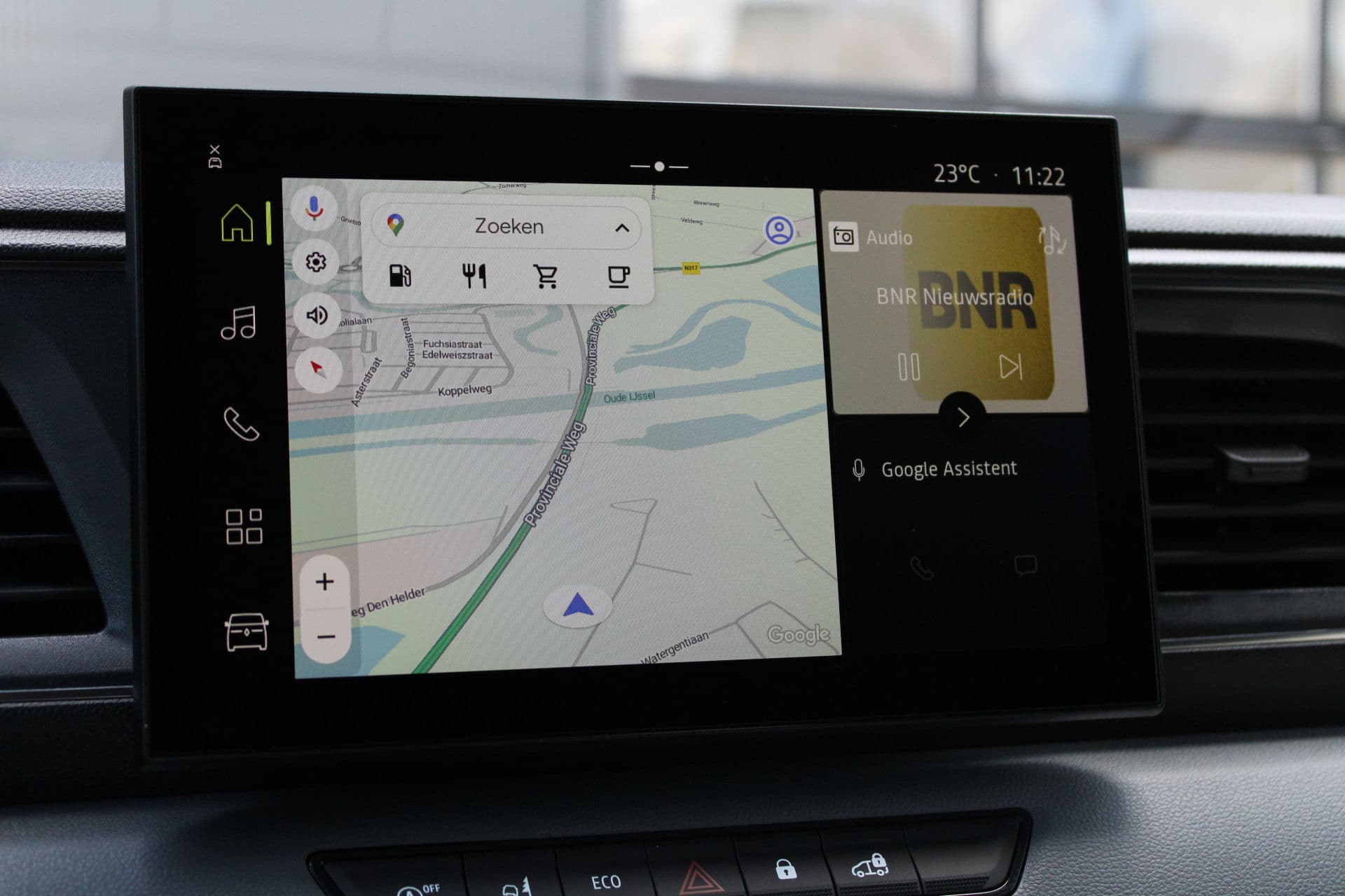 Renault Master T35 2.0 dCi 170pk L2H2 Extra - 2x Schuifdeur - Navigatie - Blind Spot - Camera - Stoelverwarming - Verwarmde voorruit - Rijklaar thumbnail 24