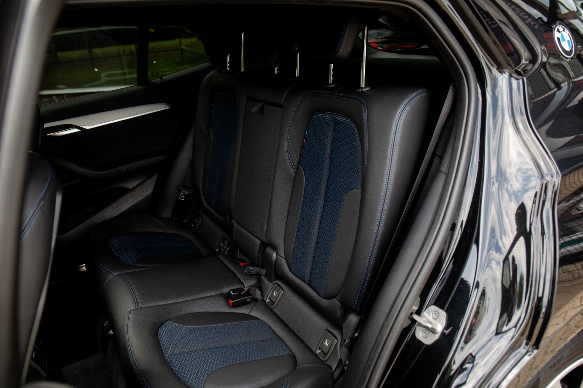 BMW X2 sDrive20i Business Edition , M-Sport, Panoramadak, Head-up display, BMW-Led thumbnail 8