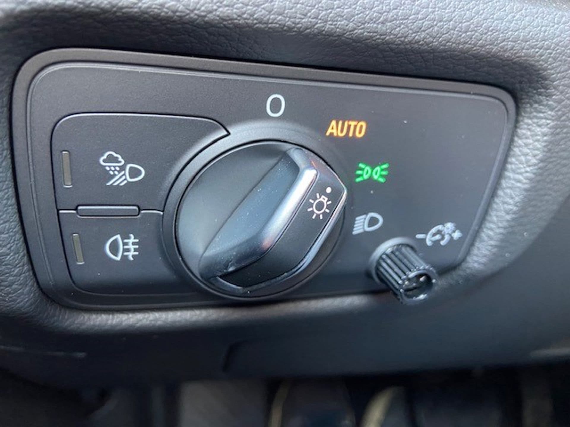 Audi A3 40 e-tron Sport | Alcantara | Ad. cruise | Virtual | blindspot thumbnail 20