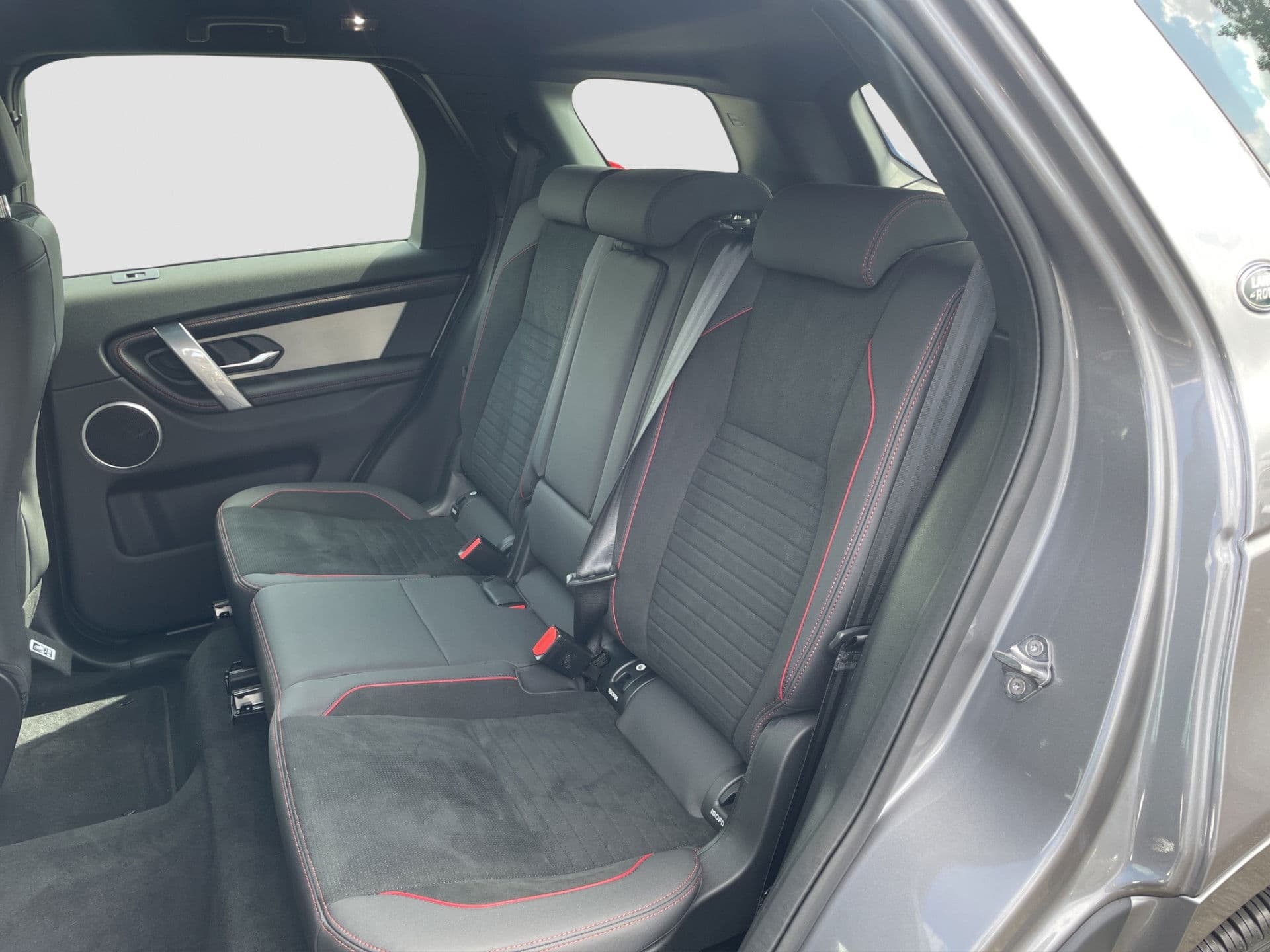 Land Rover Discovery Sport P300e R-Dynamic S | 360 Camera | Alcantara thumbnail 5