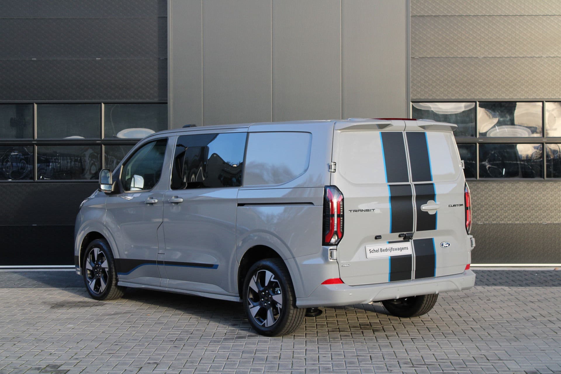 Ford Transit Custom 320 2.5 PHEV L1H1 Sport DC 232pk - 2x Schuif - 360 Camera - ACC - Keyless - Stoel/Stuurverwarming - Blindspot - Incl BPM - Rijklaar thumbnail 9