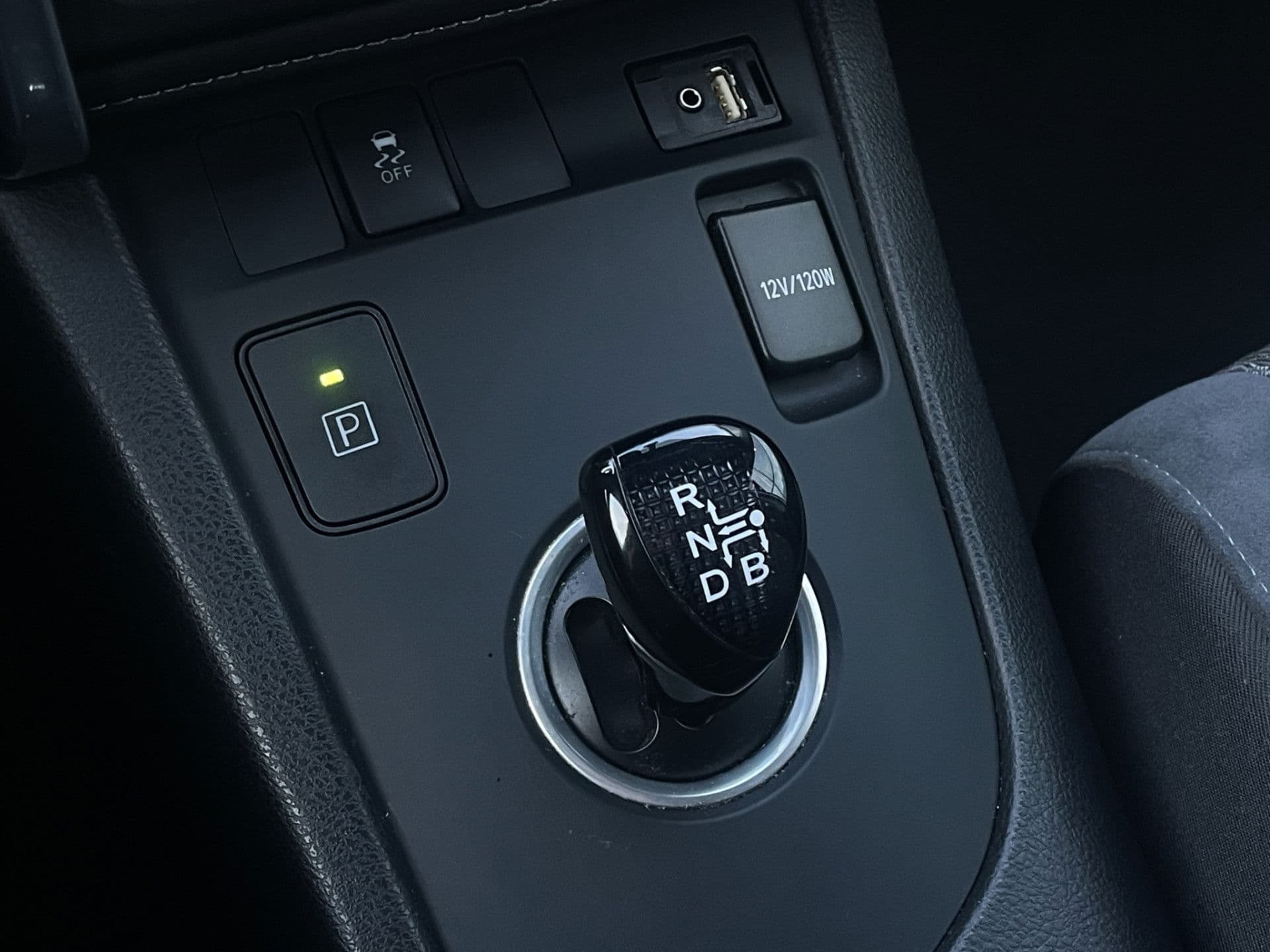 Toyota Auris TS 1.8 Hybrid Dynamic Go Climate | Navi | Keyless thumbnail 14