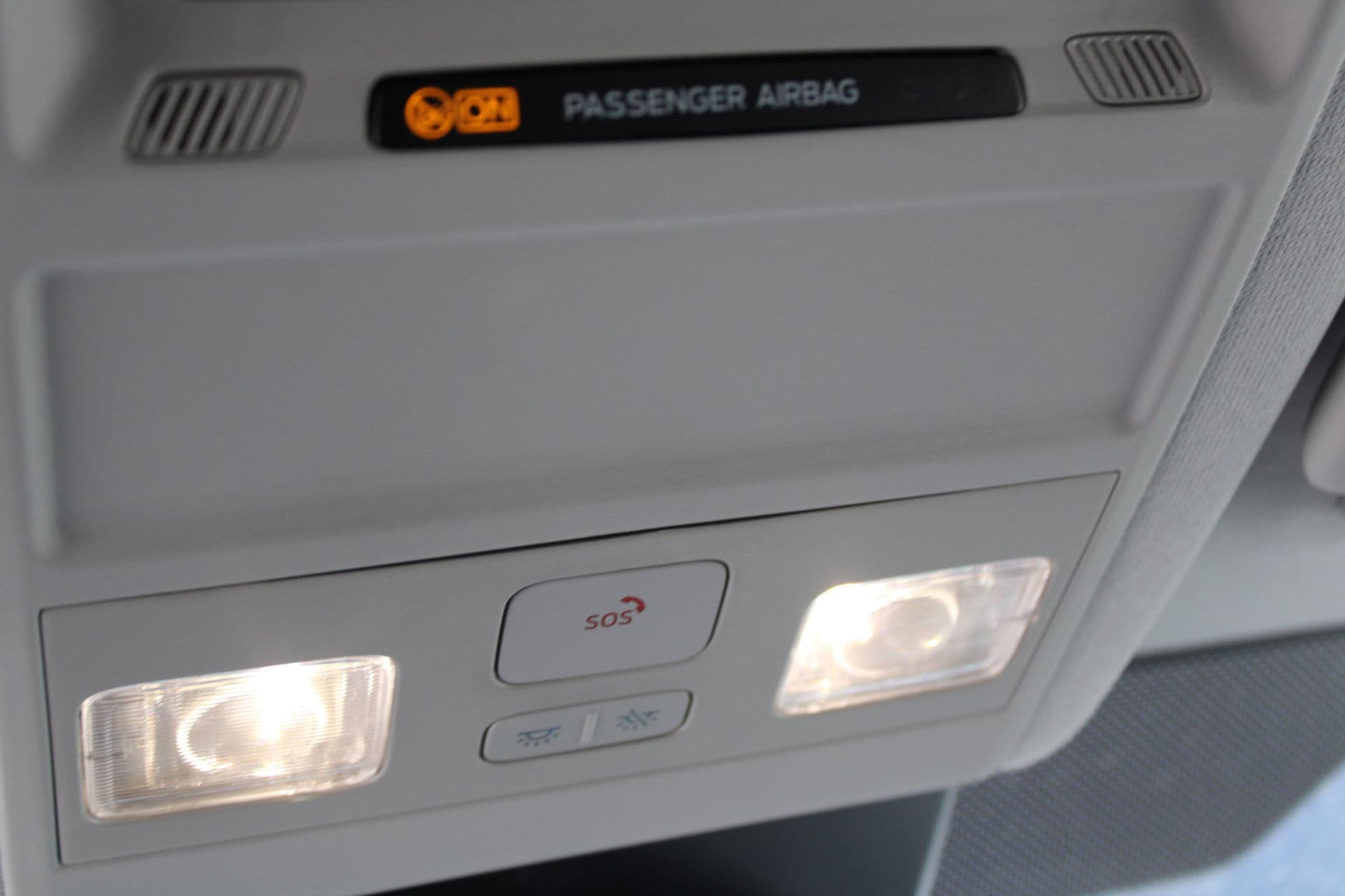 Ford Transit Custom 320 2.0 TDCI L2H1 Trend DC 136pk - Carplay - Android - Camera - Trekhaak - LED koplampen - Stoelverwarming - Draadloos laden - Rijklaar thumbnail 30