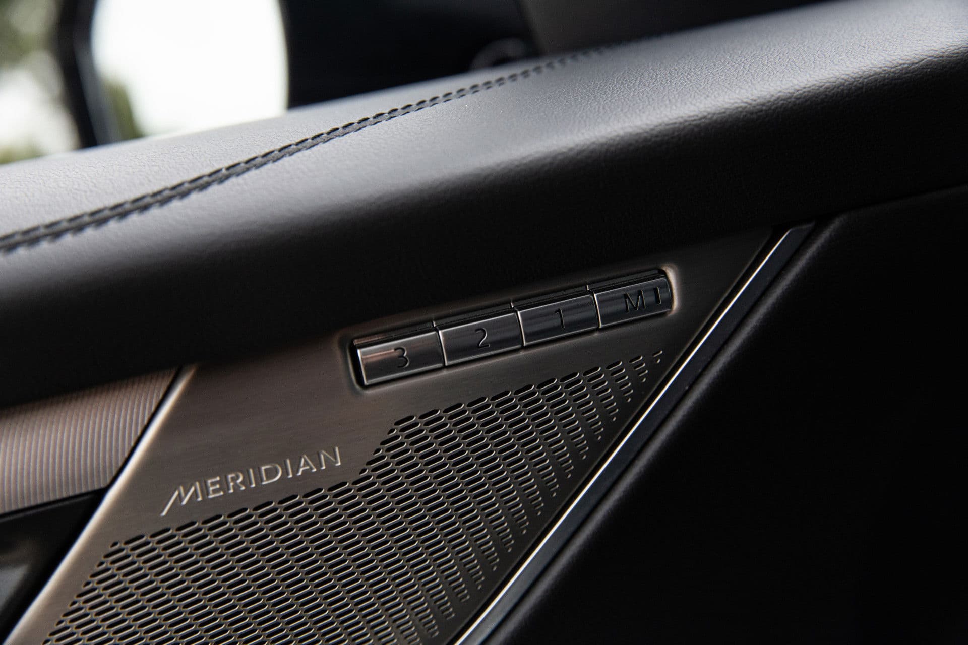 Jaguar F-Pace 2.0 P400e PHEV R-Dynamic SE , Panoramadak, Meridian, Head-up Display thumbnail 27