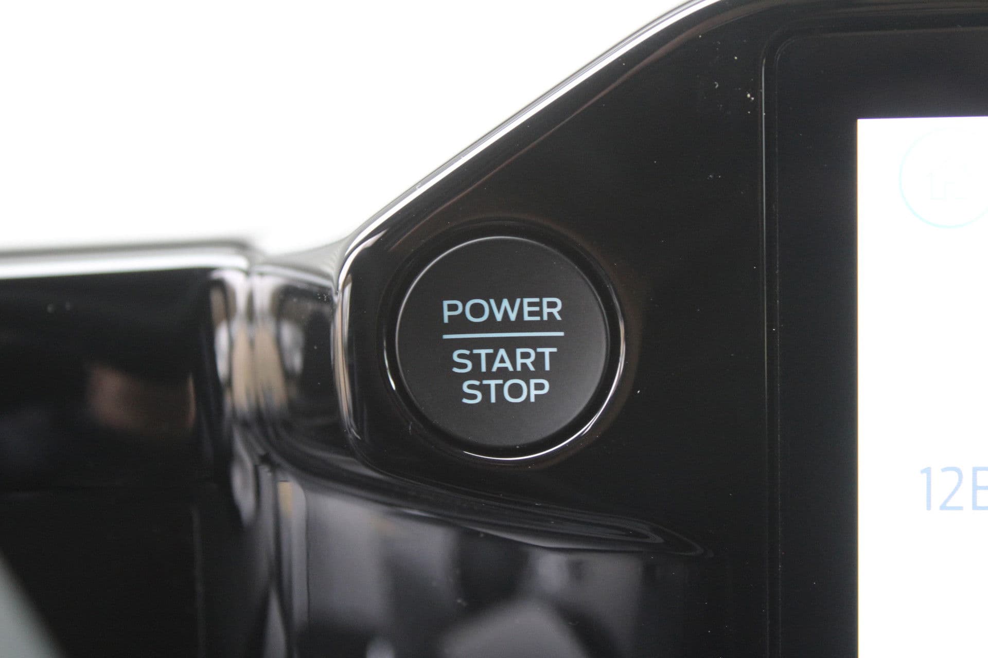 Ford Transit Custom 320 2.0 TDCI L2H1 Trend 136pk - 2x Schuifdeur - LED koplampen - Carplay - Android - Camera - Stoelverwarming - 70l tank - Rijklaar thumbnail 17