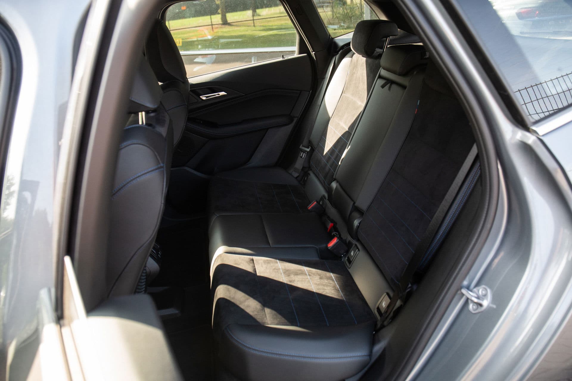 BMW 2 Serie Active Tourer 225e xDrive M-Sport , Trekhaak, Sportstoelen, Achteruitrijcamera thumbnail 7