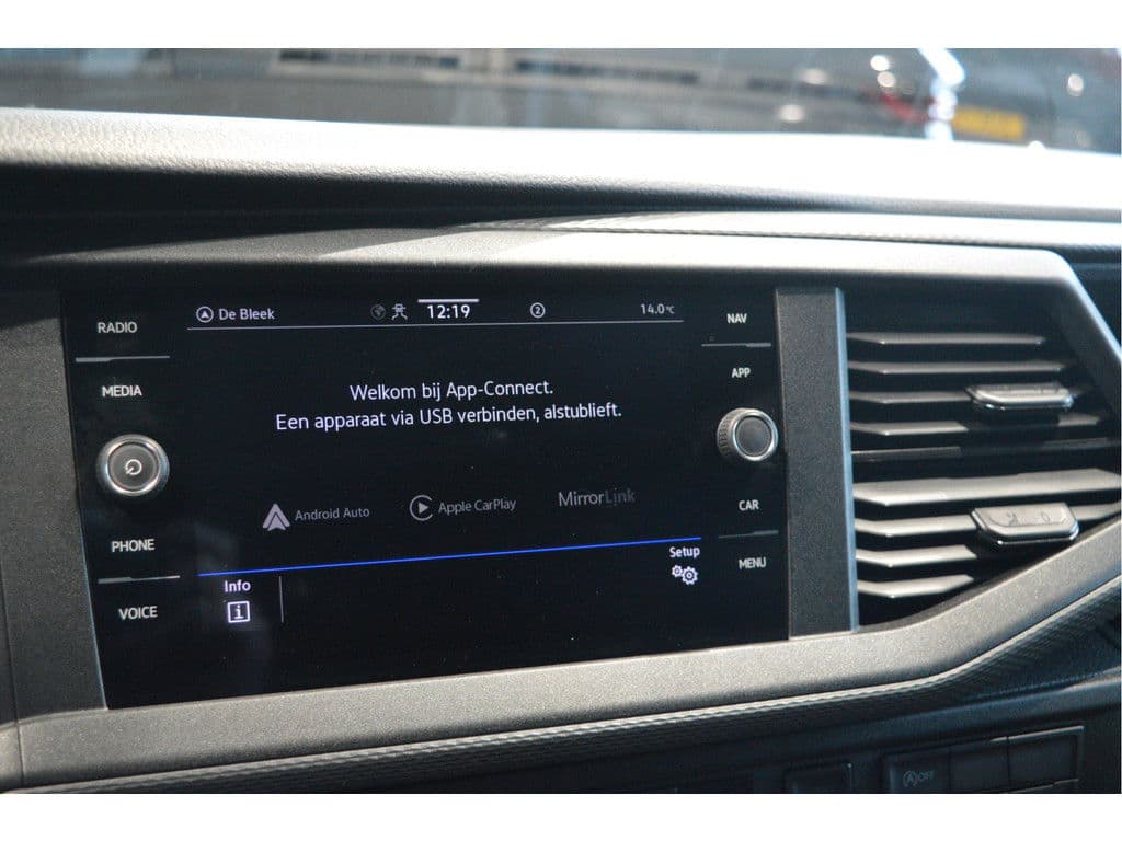 Volkswagen Transporter 2.0 TDI L2H1 airco navi cruise pdc trekhaak 150 pk !! thumbnail 23