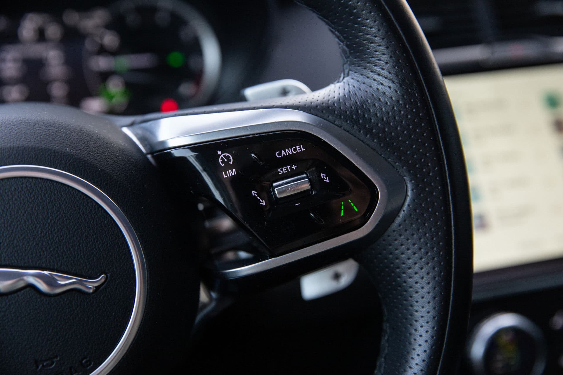 Jaguar E-Pace 1.5 P300e AWD R-Dynamic SE , Panoramadak, Leer, Carplay, thumbnail 12