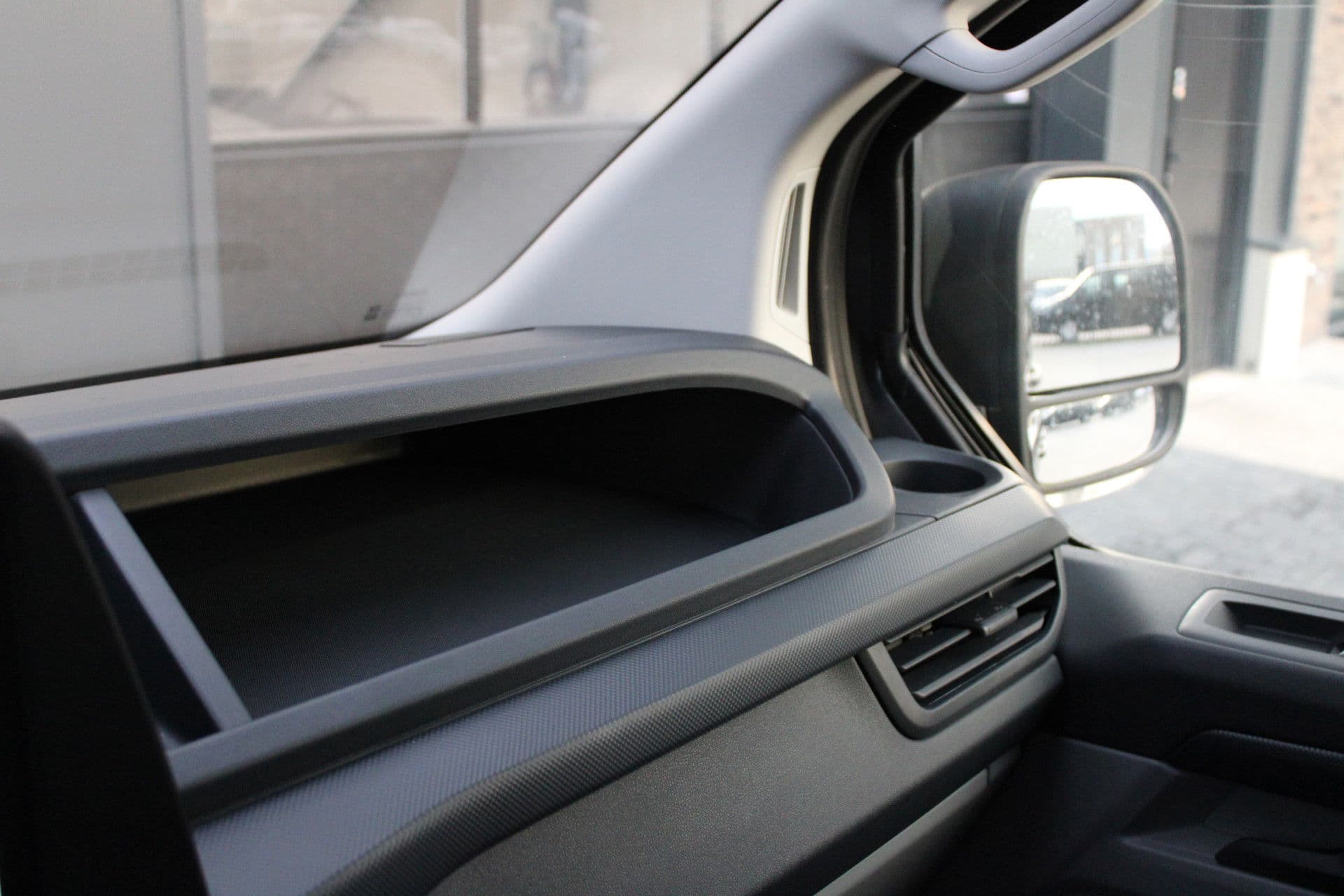 Ford Transit Custom 320 2.5 PHEV L2H1 Trend 232pk - 5 jaar GARANTIE - 2x Schuifdeur - Adaptive Cruise - Blind Spot - Navigatie - Camera - Verwarmd Stuur - Rijklaar thumbnail 36