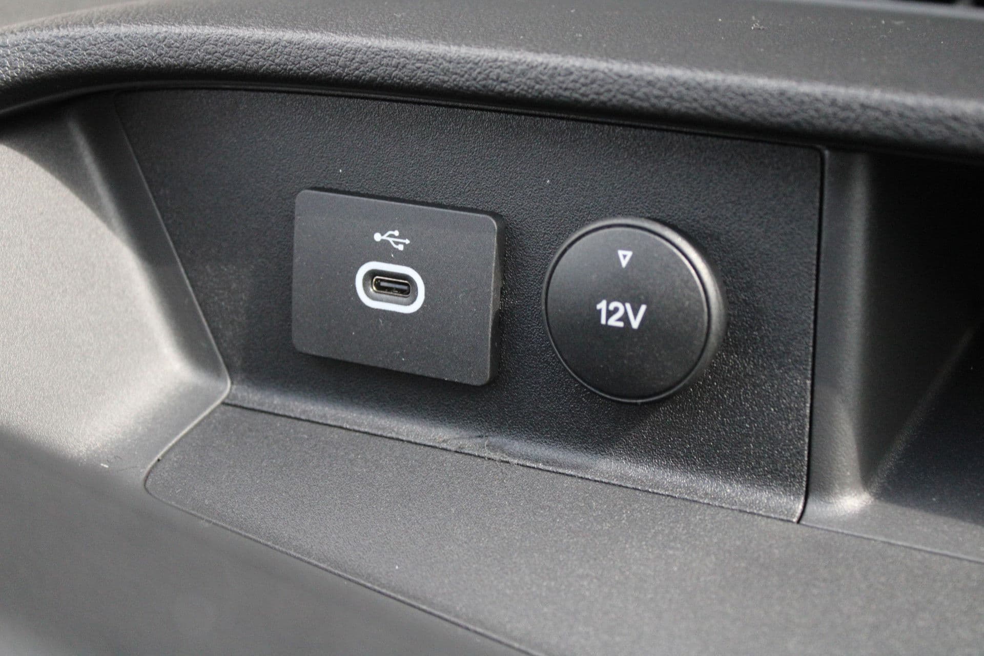 Ford Transit 350 2.0 TDCI L2H2 Trend 165pk - Facelift - 2x Schuifdeur - Adaptive Cruise - Navigatie - Blind Spot - 360 Camera - Stoel - Stuurverwarming - Rijklaar thumbnail 37