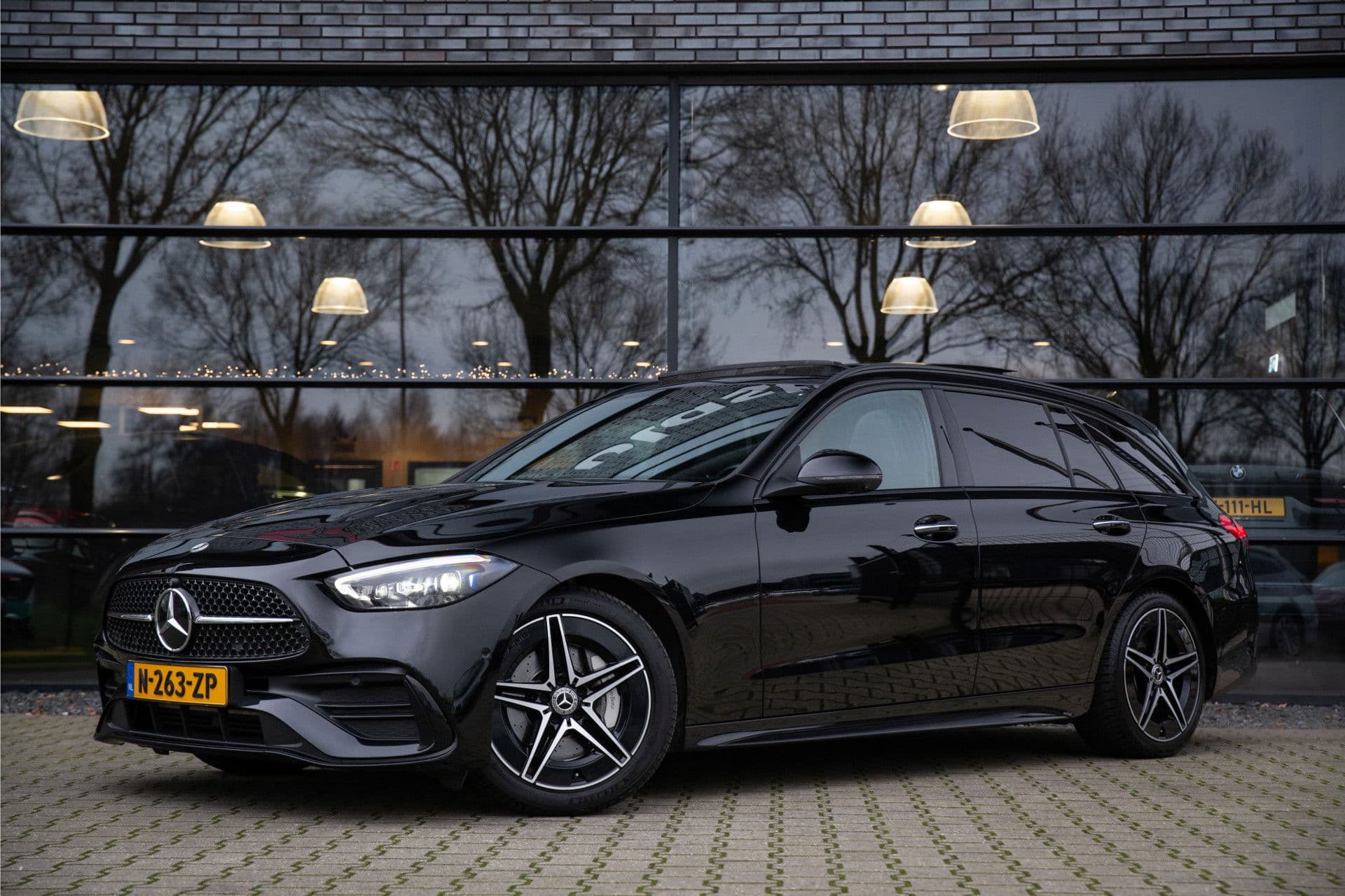 Mercedes-Benz C-Klasse Estate 200 Launch Edition AMG Line , Panoramadak, Sfeerverlichting, Burmester, 3D-camera, thumbnail 6