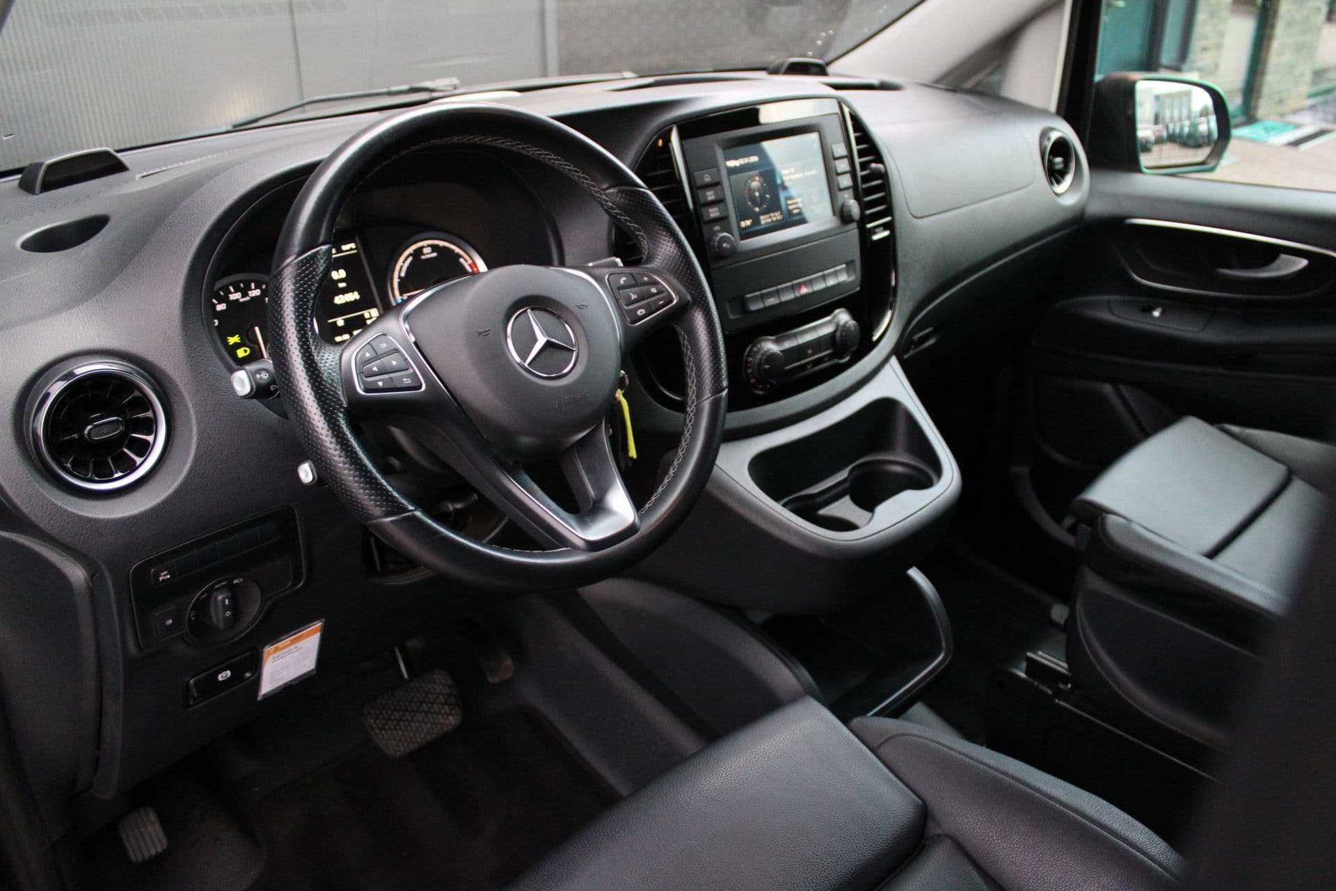 Mercedes-Benz EVito Extra Lang 66 kWh 116pk - Leder - Camera - LED - Carplay/Android - PDC - Stoelverwarming - Snelladen - Rijklaar thumbnail 15