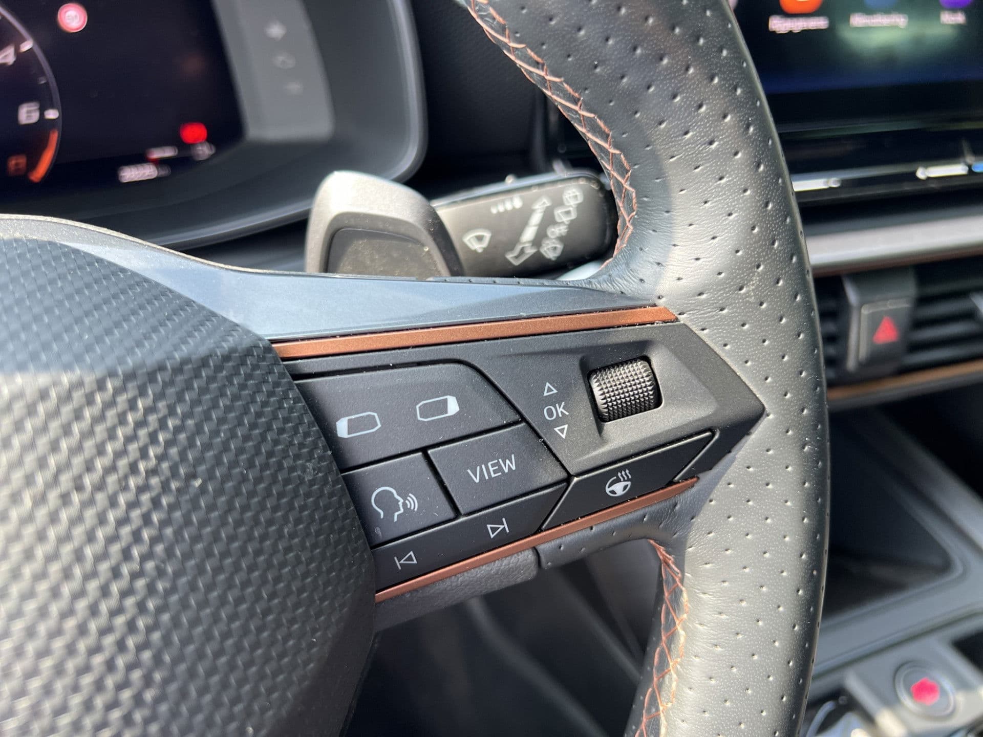 CUPRA Leon 1.4 VZ Performance | Matte | Pano | Navi | PDC thumbnail 14