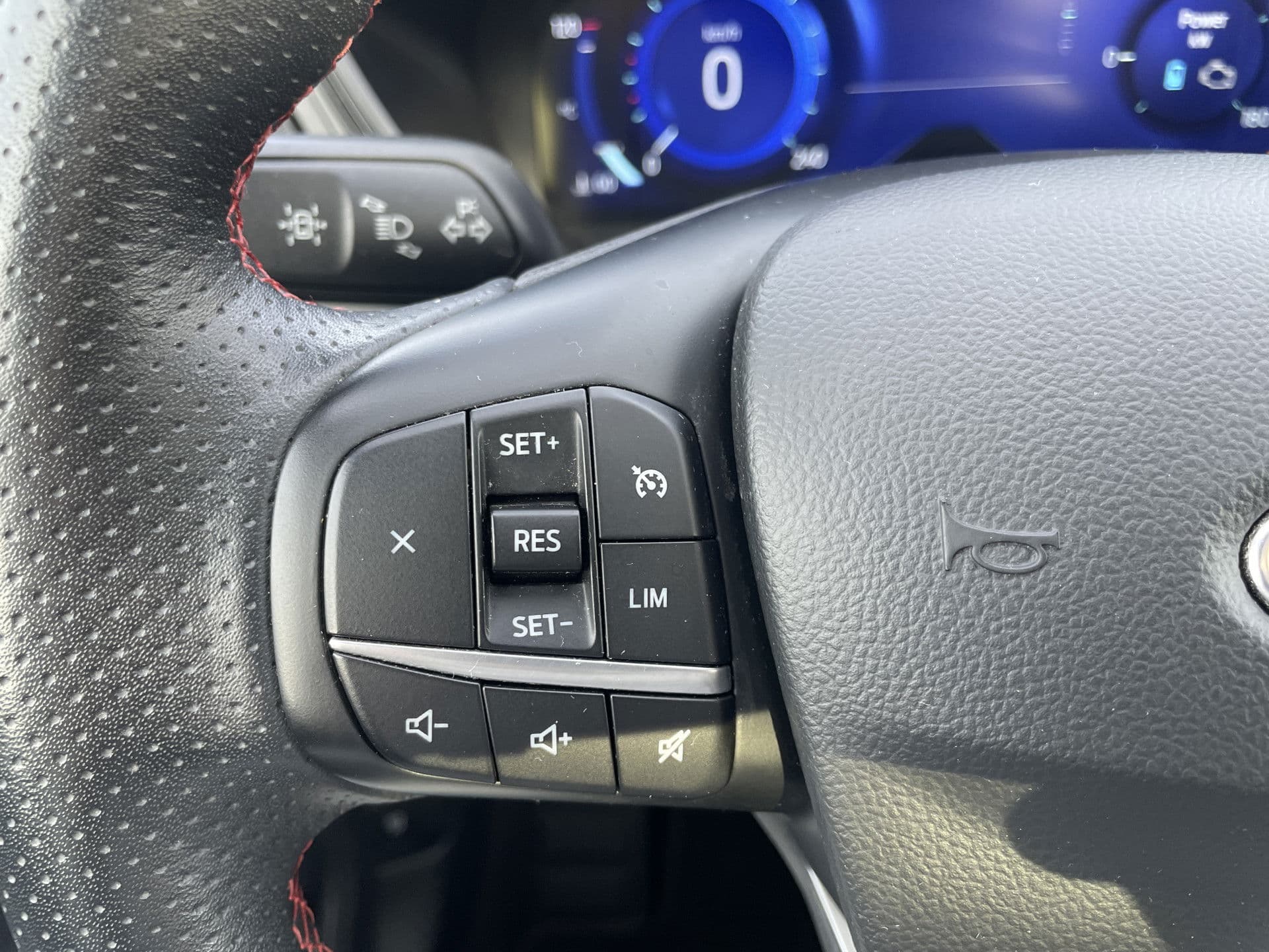 Ford Kuga 2.5 PHEV ST-Line X | Pano | Trekhaak | Winterpack | B&O thumbnail 13