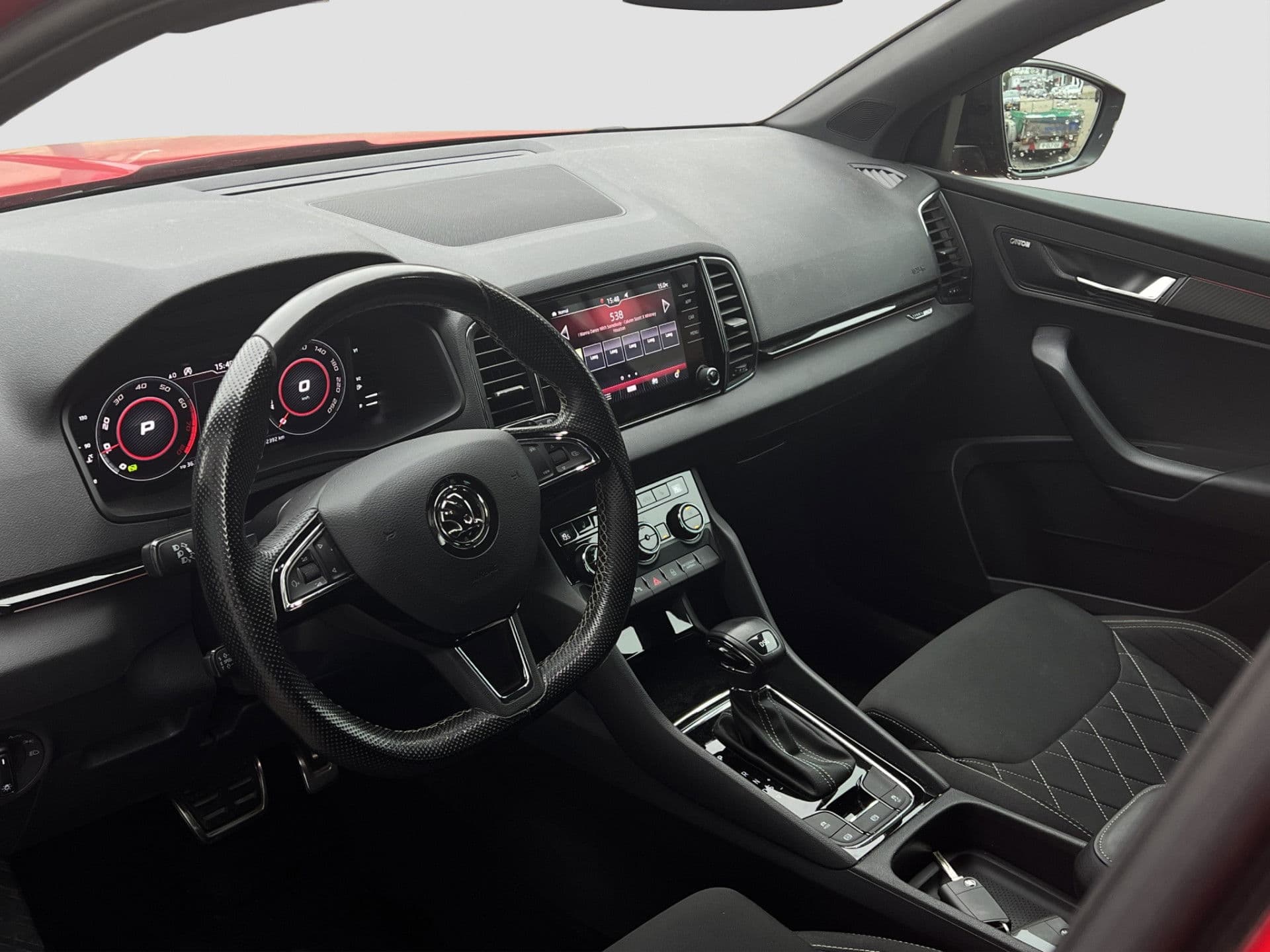 Škoda Karoq 1.5 TSI ACT Sportline Business | Pano | Adaptive | Trekhaak | Canton | Dodehoek det. | thumbnail 11