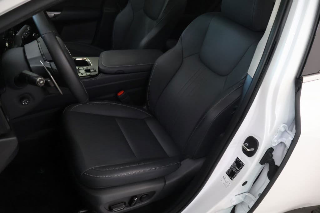 Lexus NX 450h+ AWD Luxury Line | Explorer Pack thumbnail 9