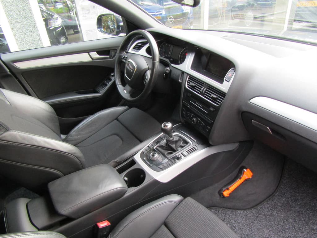 Audi A4 2.0 TDI S-LINE AVANT thumbnail 6