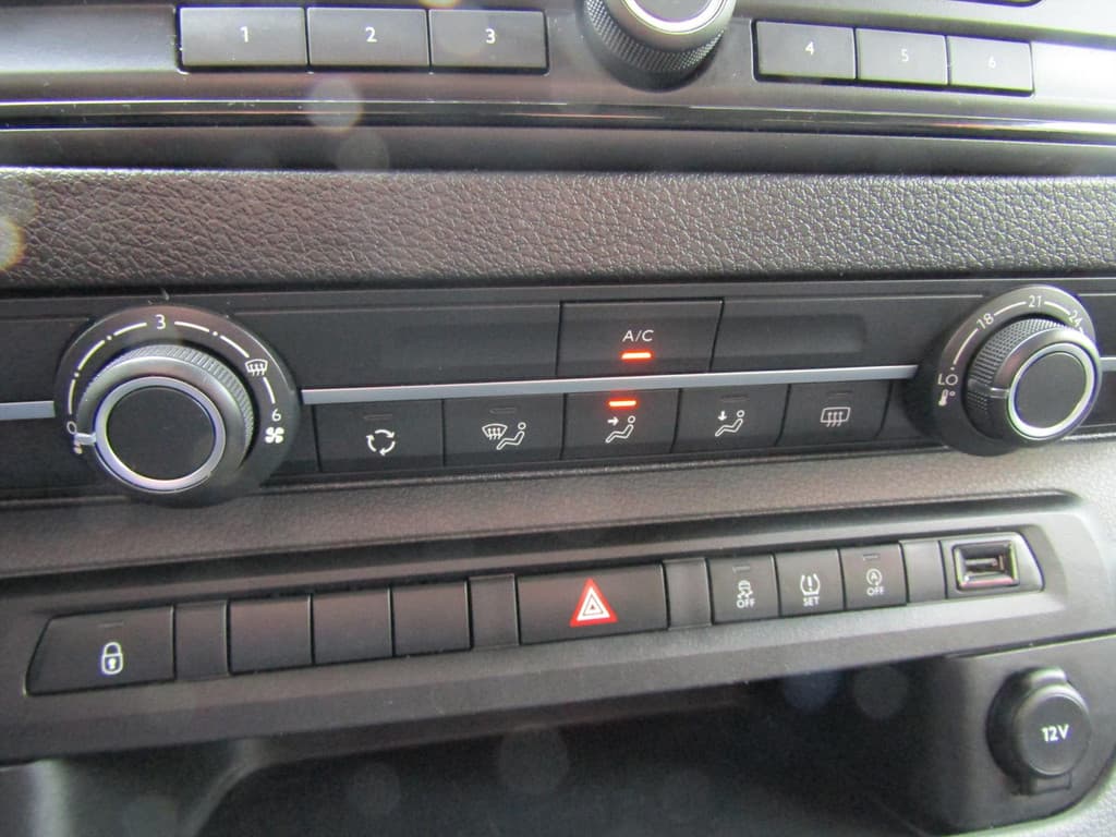 Opel Vivaro 9 PERS.BUS L2 AIRCO, CRUISE C. BLUET. €23.647,- EX BTW thumbnail 18