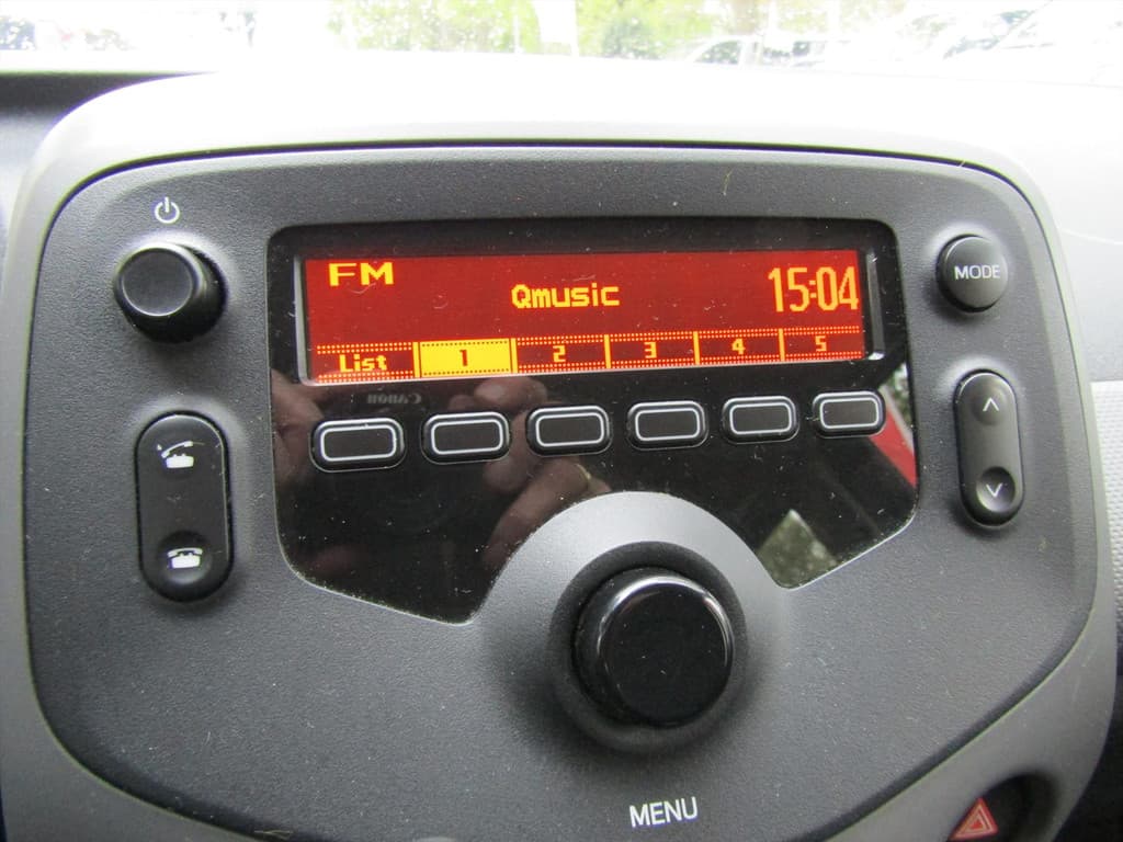 Peugeot 108 1.0 e-VTi 68pk 5D Blue Lease thumbnail 12