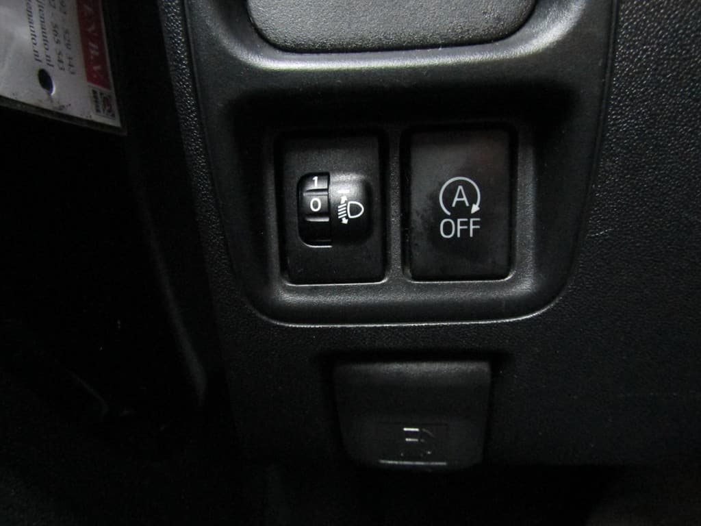 Peugeot 108 1.0 e-VTi 68pk 5D Blue Lease thumbnail 13