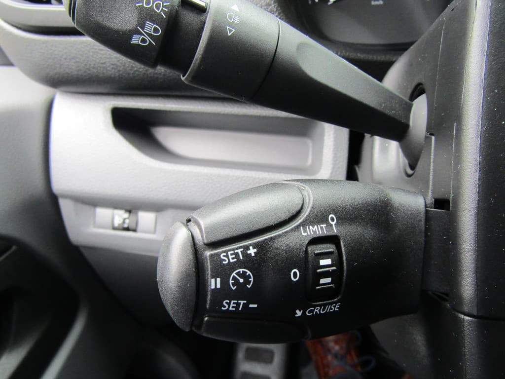 Opel Vivaro 9 PERS.BUS L2 AIRCO, CRUISE C. BLUET. 16 x thumbnail 16