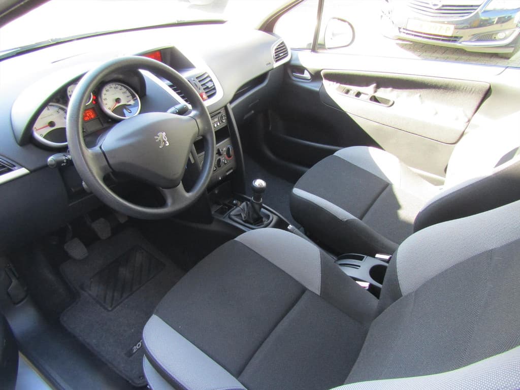 Peugeot 207 1.4 VTI AIRCO L.M. VELGEN thumbnail 11