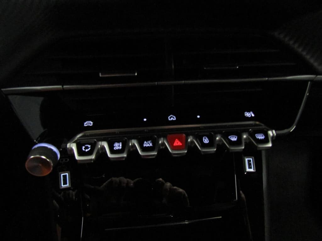 Peugeot 2008 130 PK AUTOMAAT NAVI CAMERA L.M. VELGEN thumbnail 16