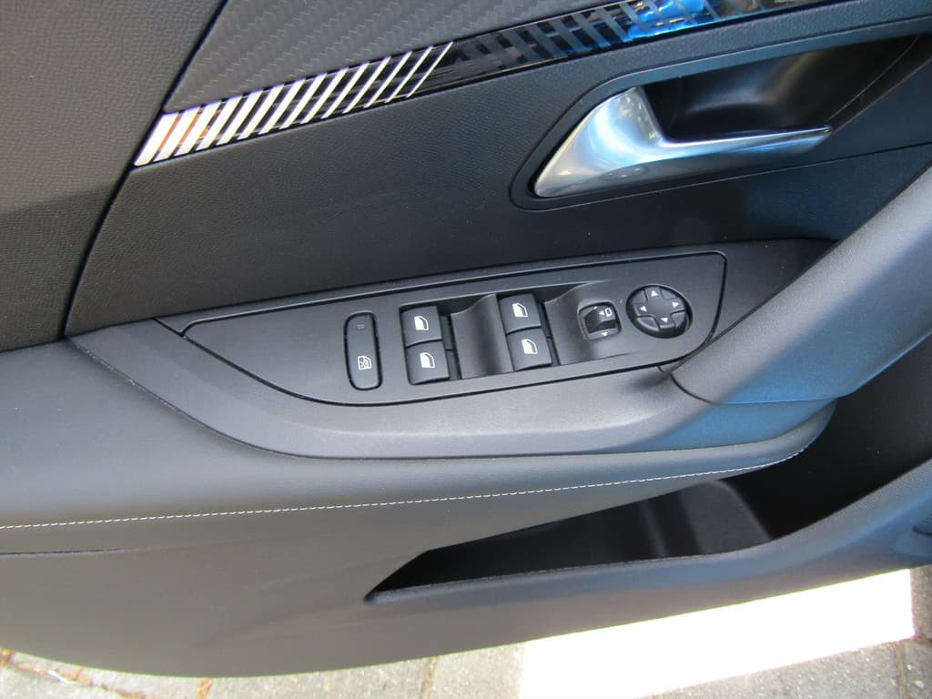 Peugeot 2008 130 PK AUTOMAAT NAVI CAMERA L.M. VELGEN thumbnail 10